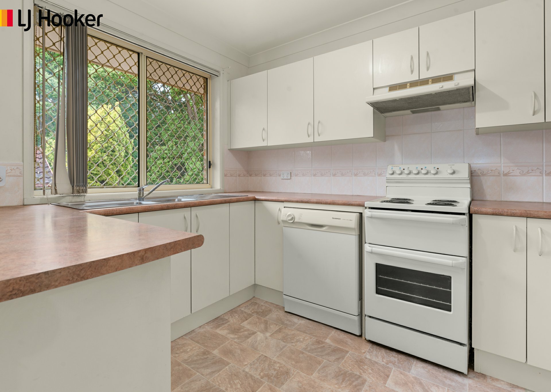 4/63 Brinawarr Street — photo 3 of 12
