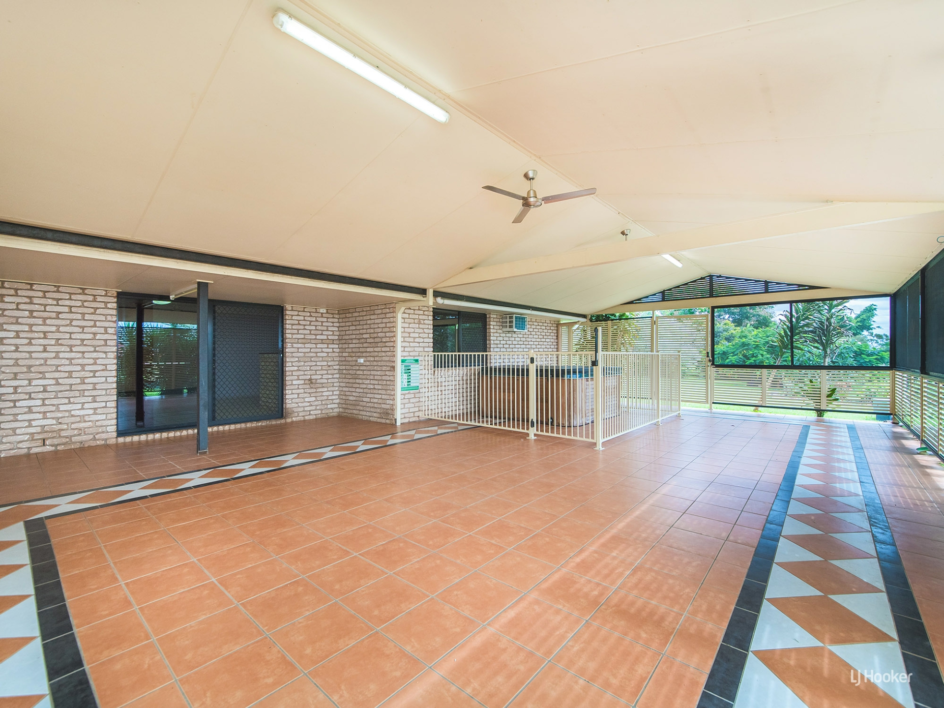 10-12 Mark Acton Close, ROCKYVIEW