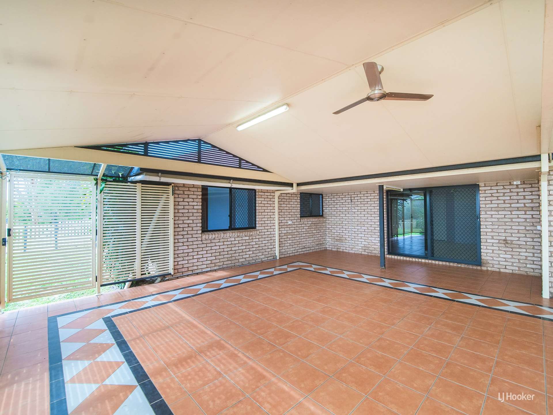10-12 Mark Acton Close, ROCKYVIEW