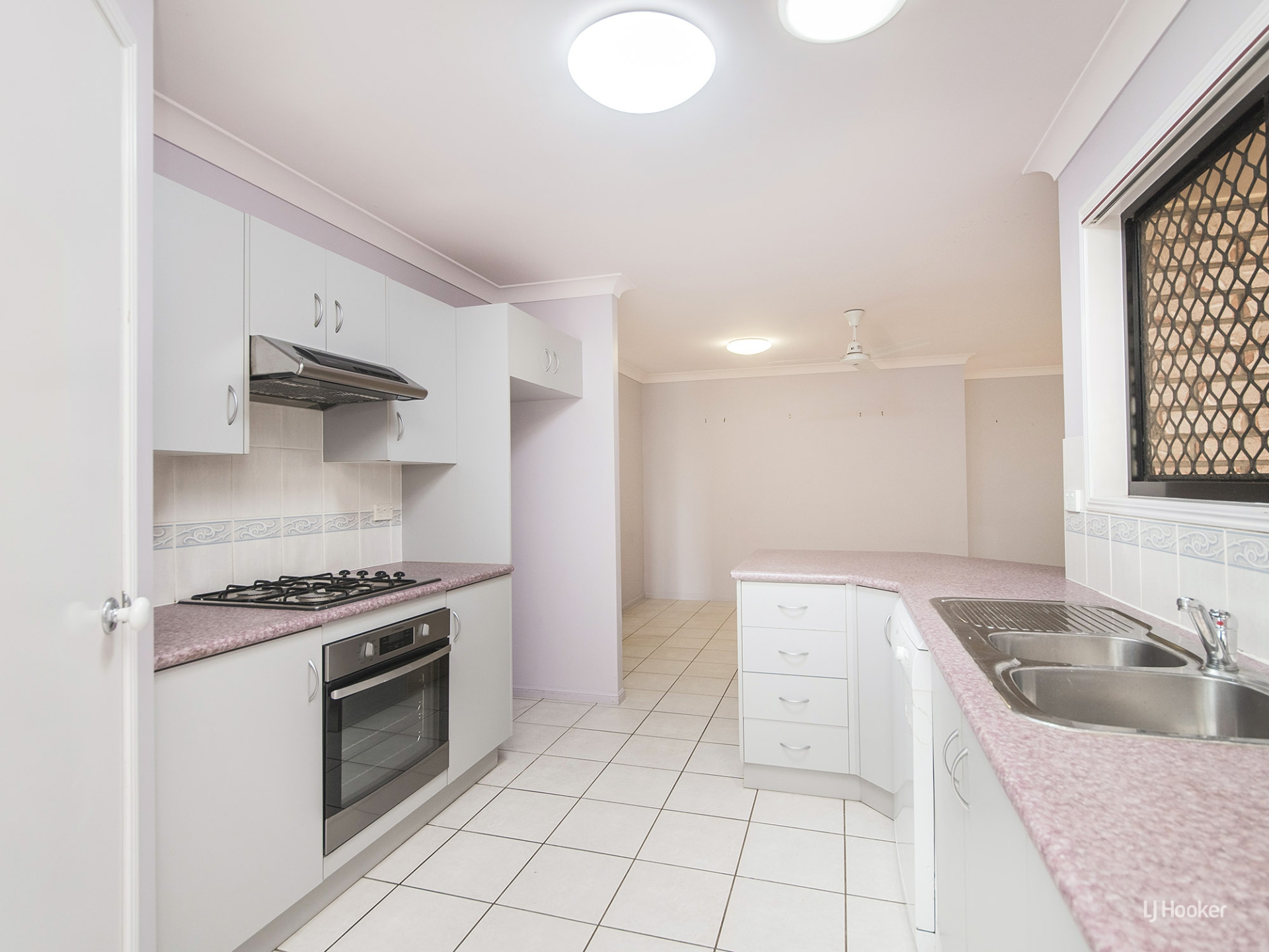 10-12 Mark Acton Close, ROCKYVIEW