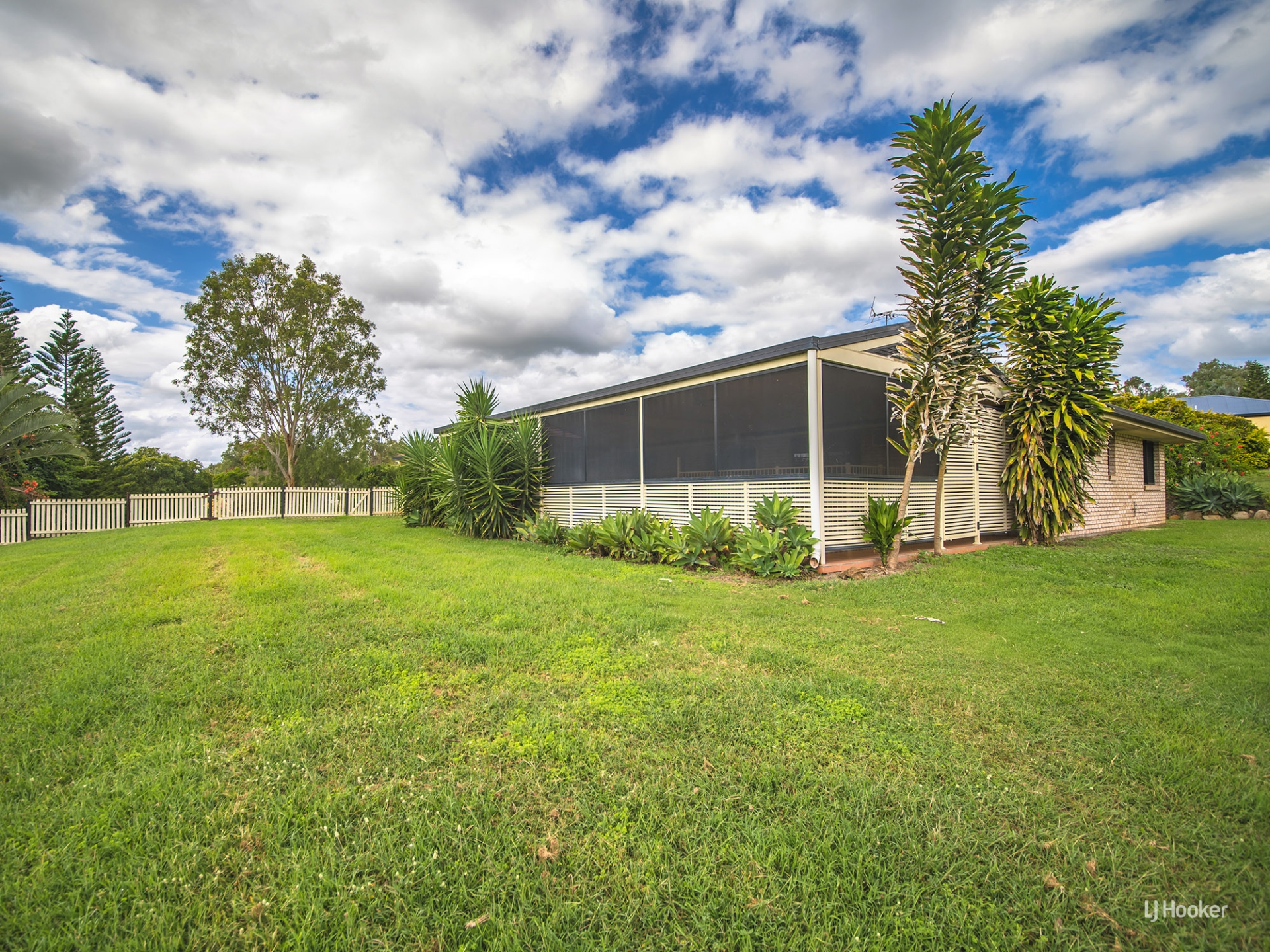 10-12 Mark Acton Close, ROCKYVIEW