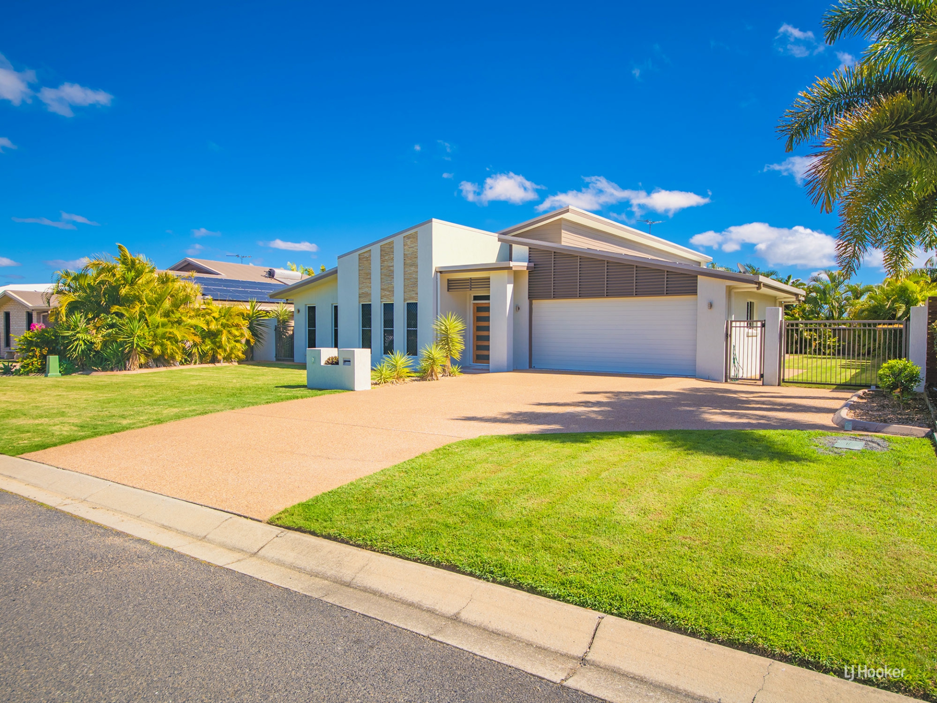 7 Frangipani Court Norman Gardens QLD