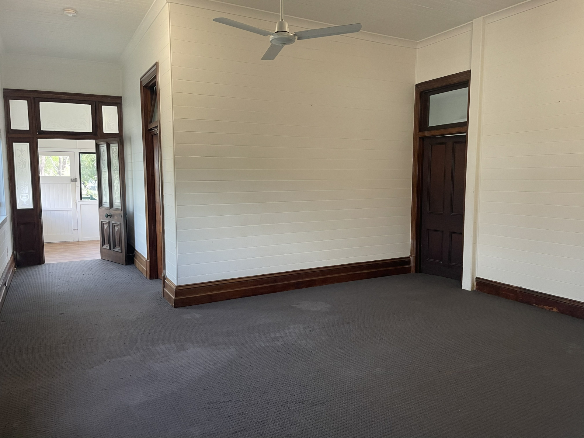 8 Victoria Street, WEST ROCKHAMPTON