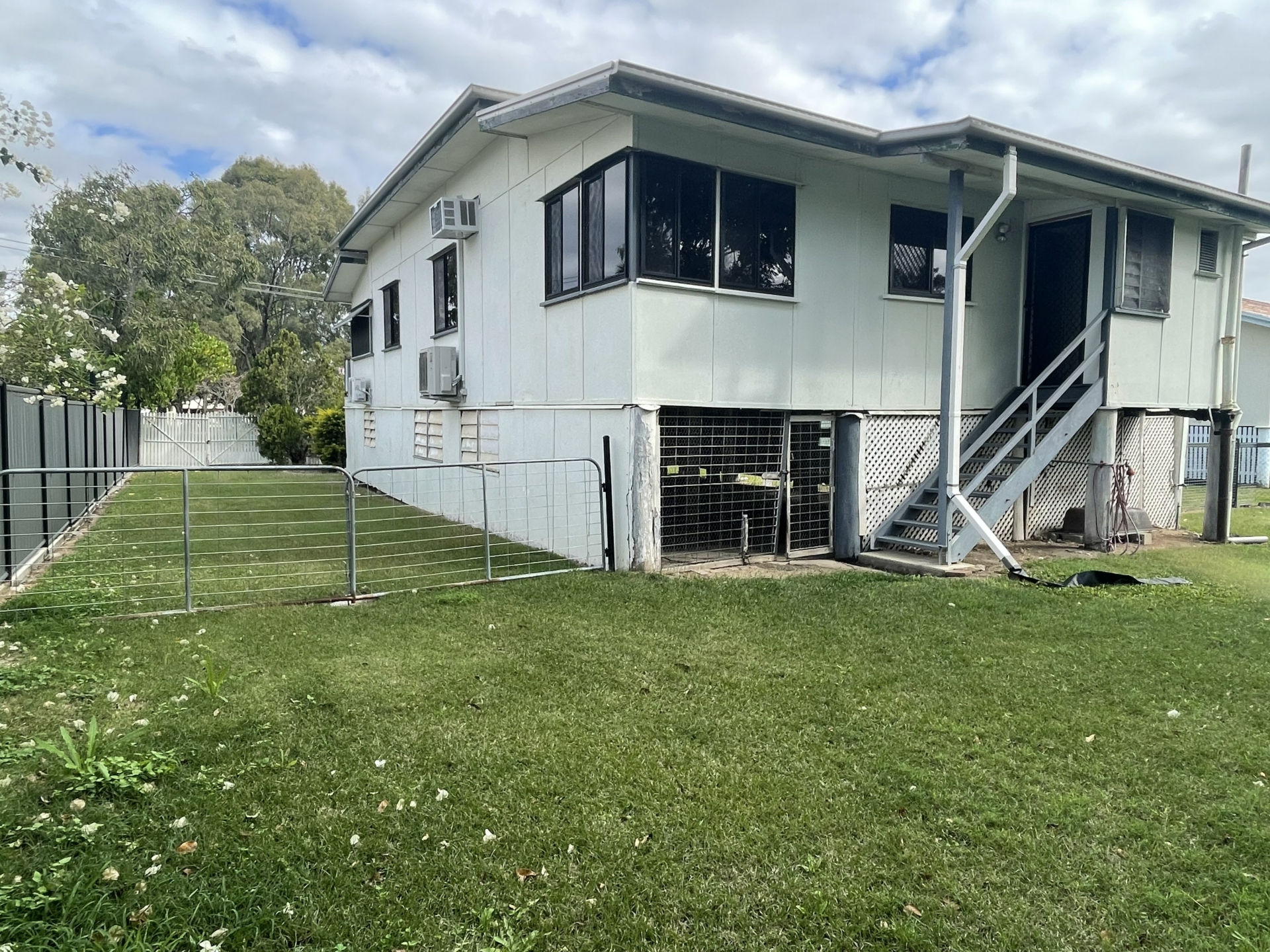 8 Victoria Street, WEST ROCKHAMPTON