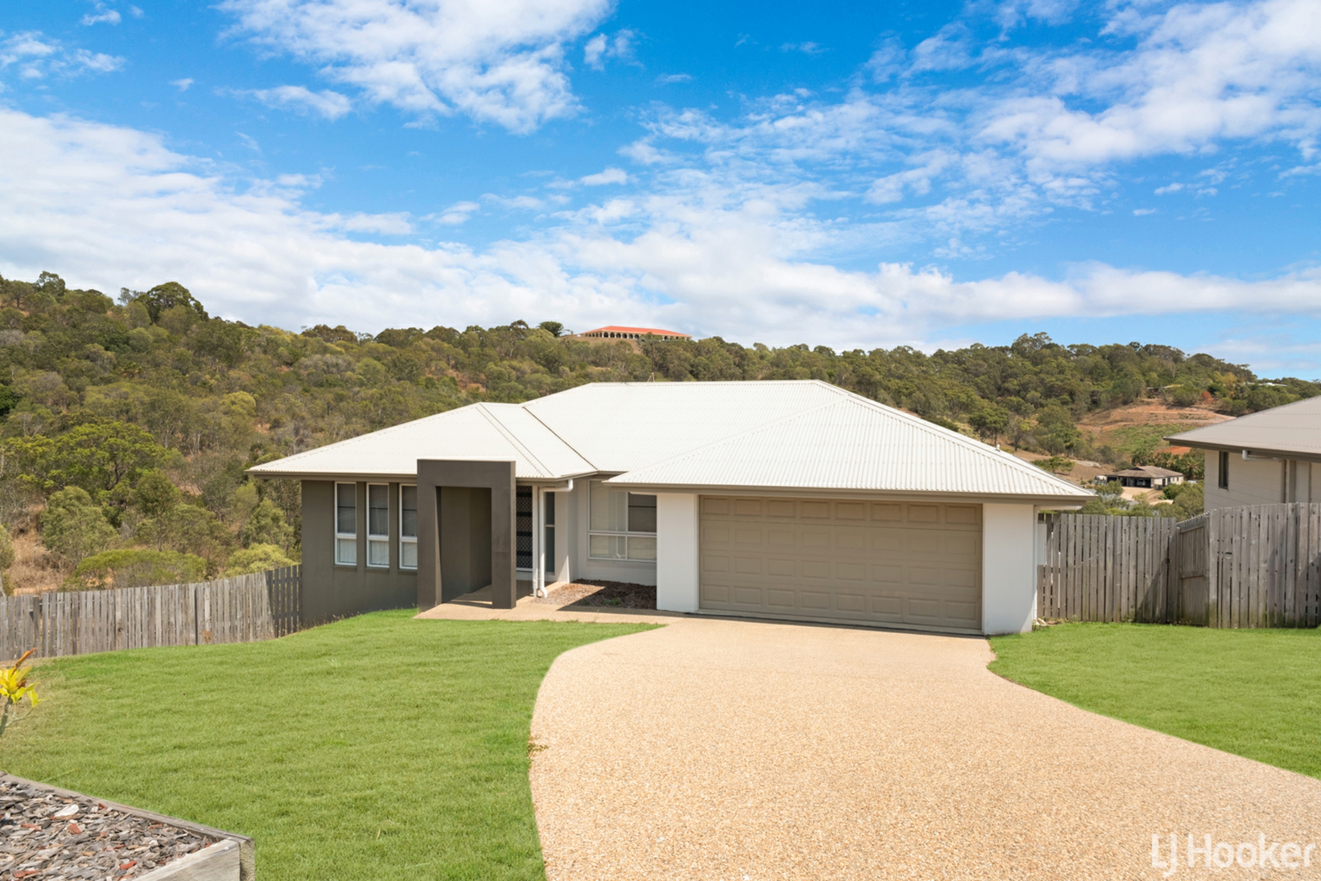 A stunning beach house inspired by plantation style - Queensland Homes