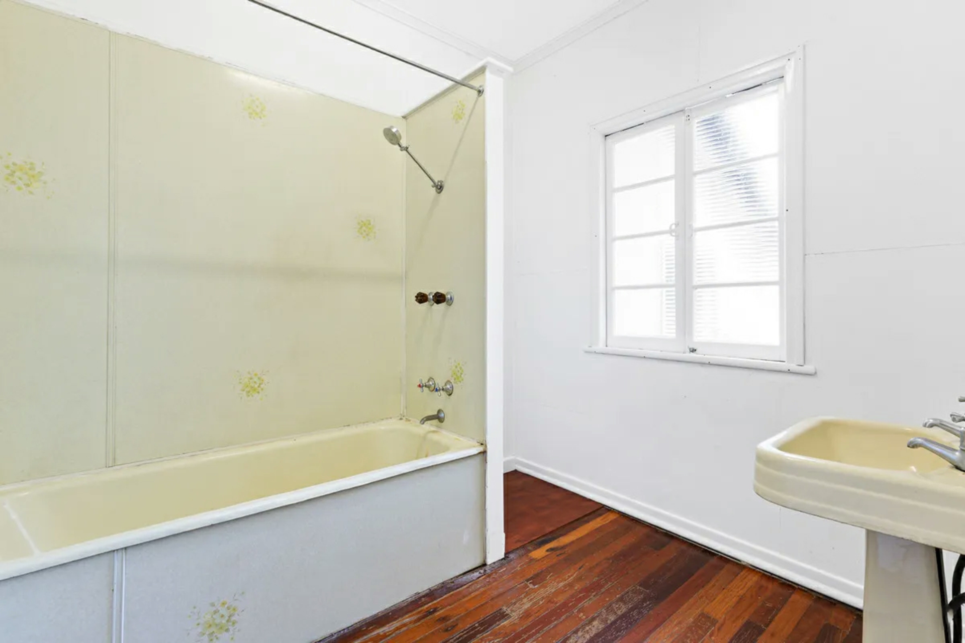 495 Crane Avenue Kawana QLD Property Details LJ Hooker