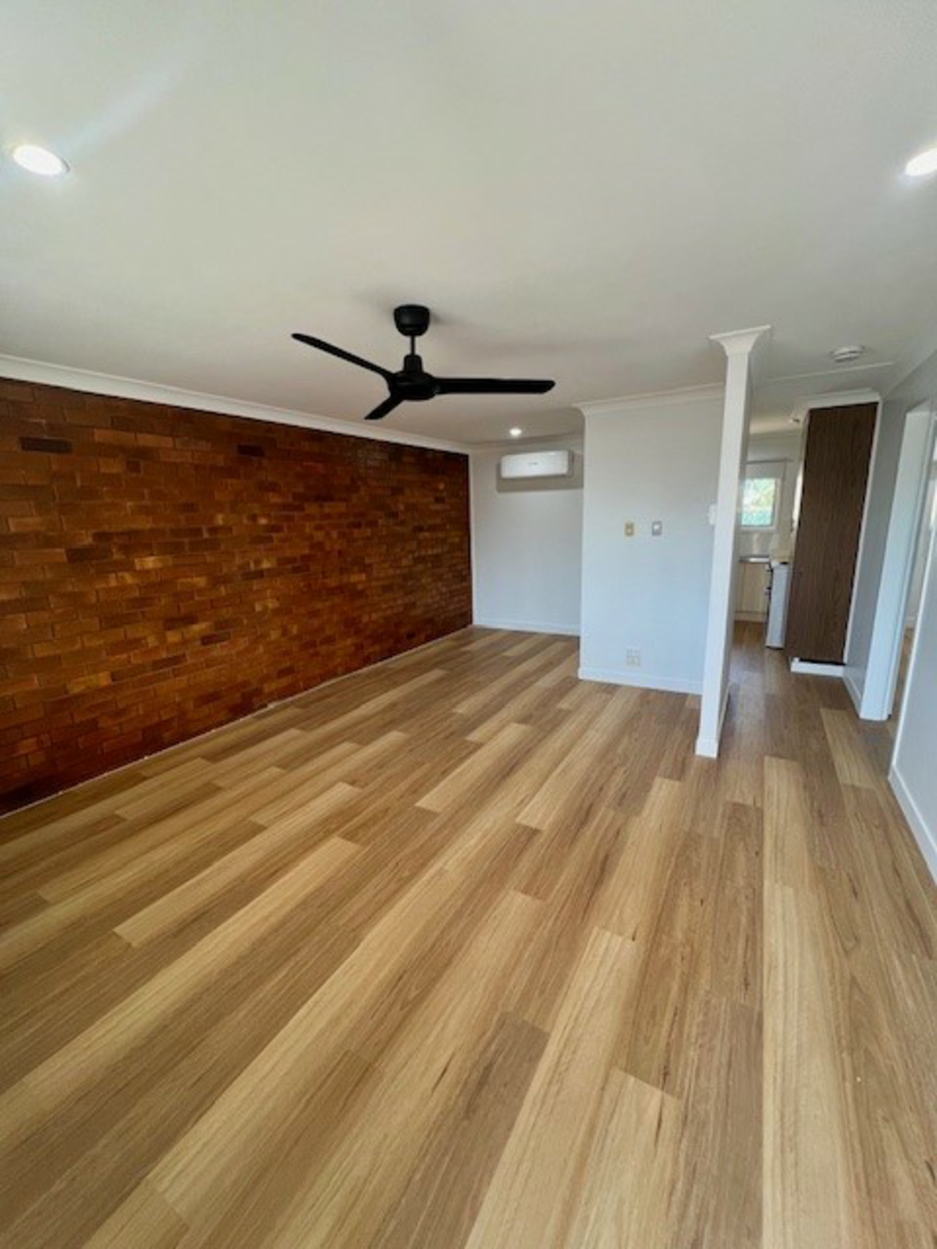 2/2 Kent Street — photo 5 of 6