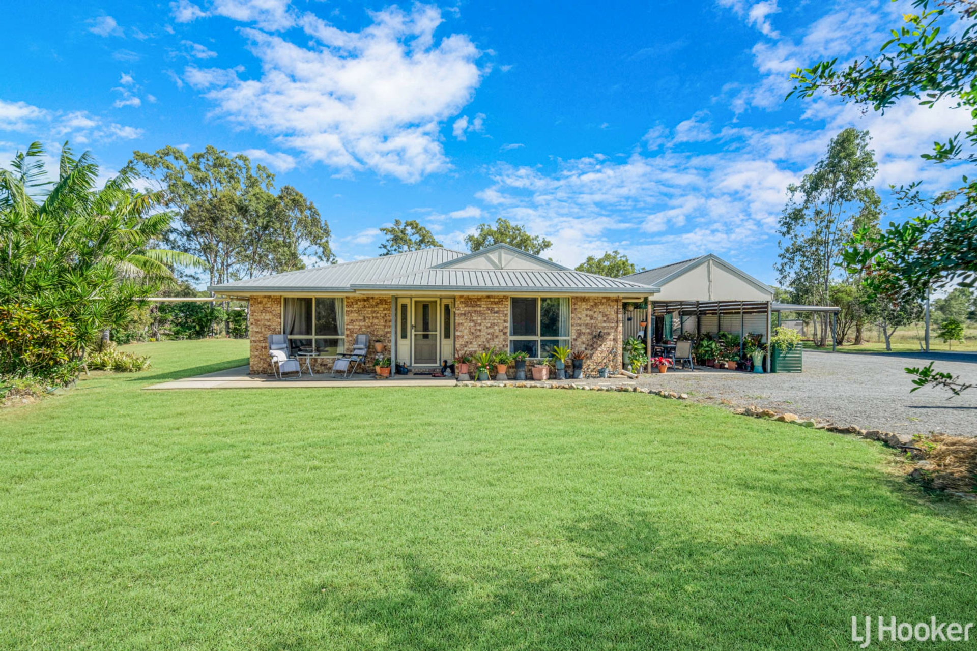 16 Julie Anne Drive, GLENDALE
