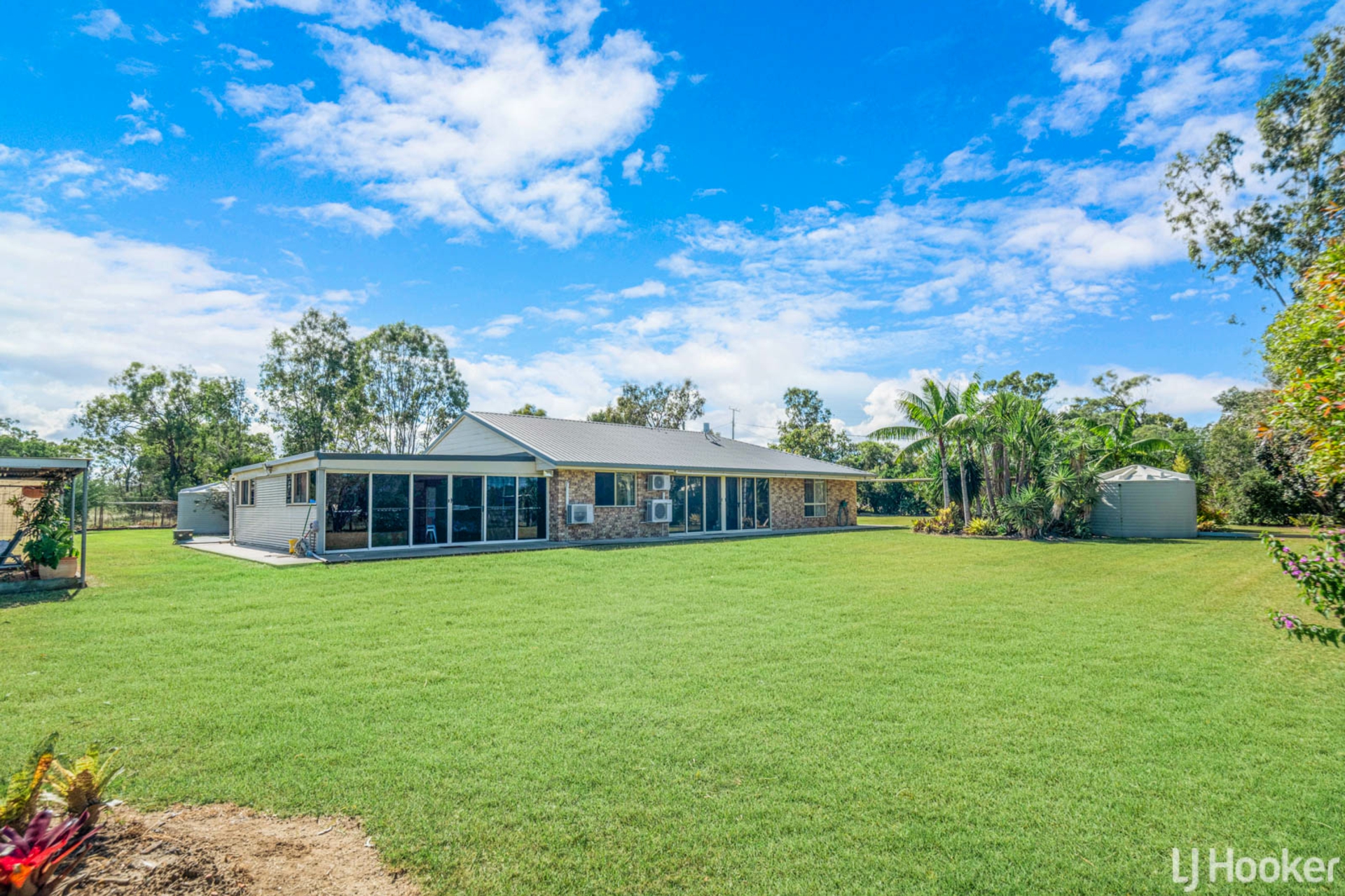 16 Julie Anne Drive, GLENDALE