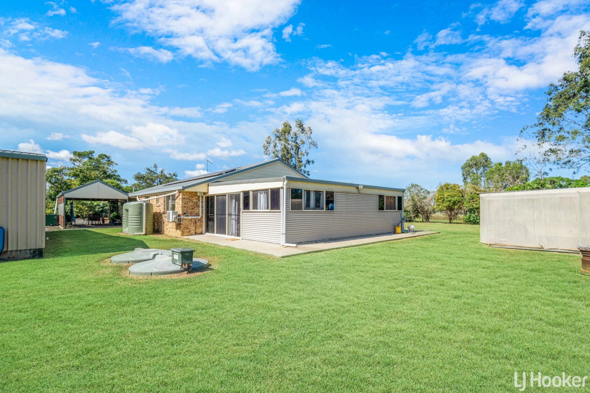 16 Julie Anne Drive, GLENDALE