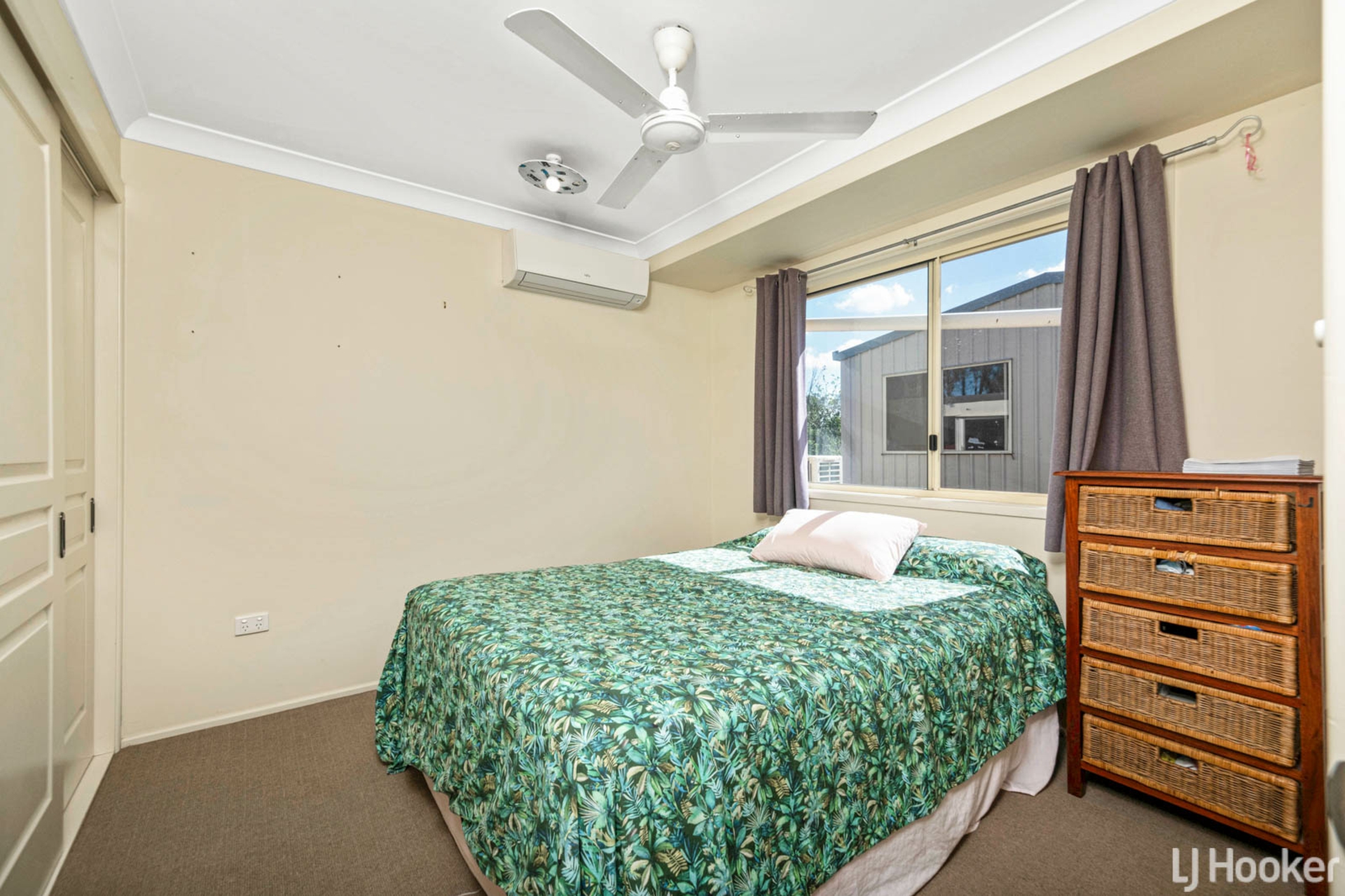 16 Julie Anne Drive, GLENDALE