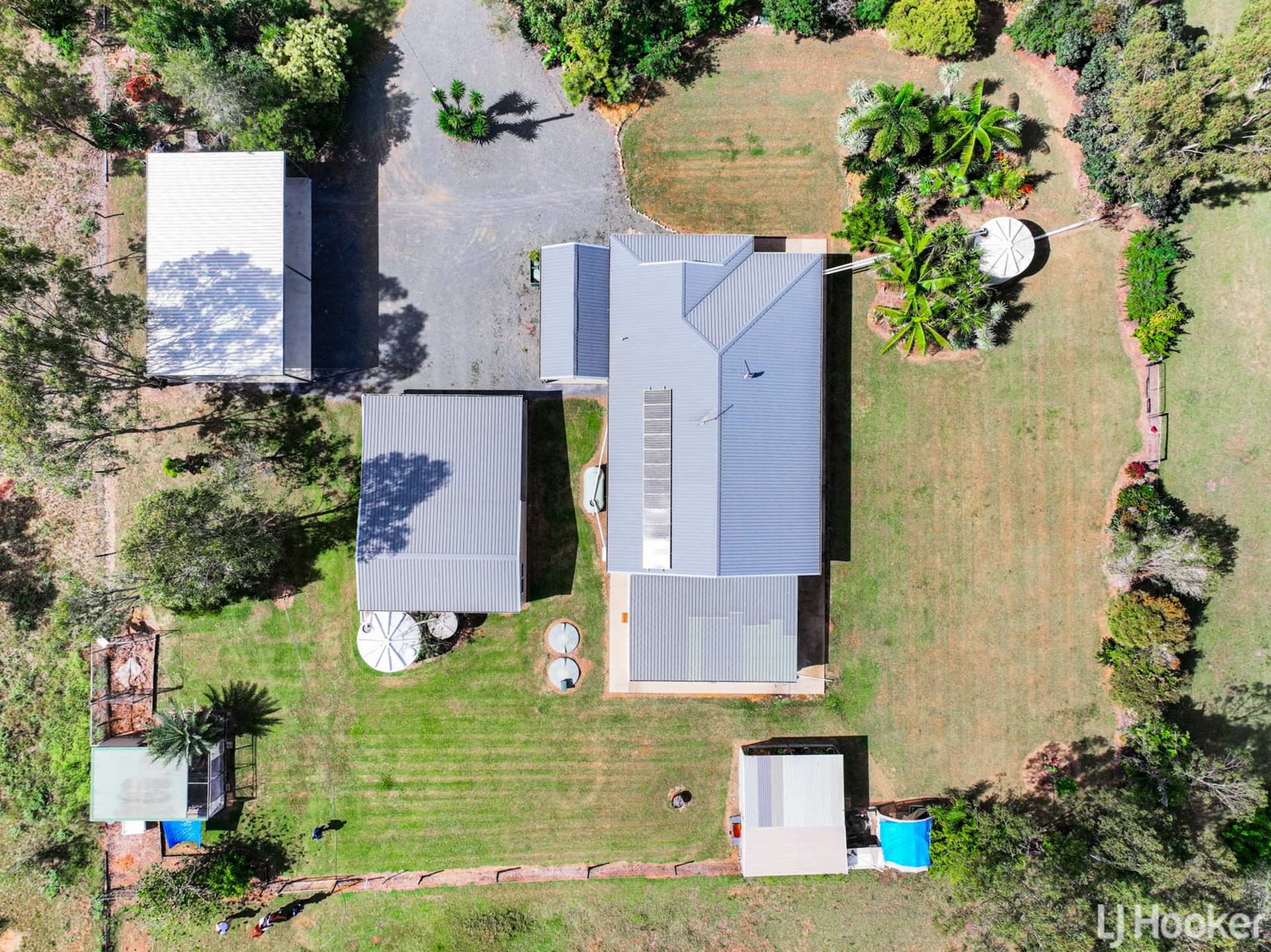 16 Julie Anne Drive, GLENDALE