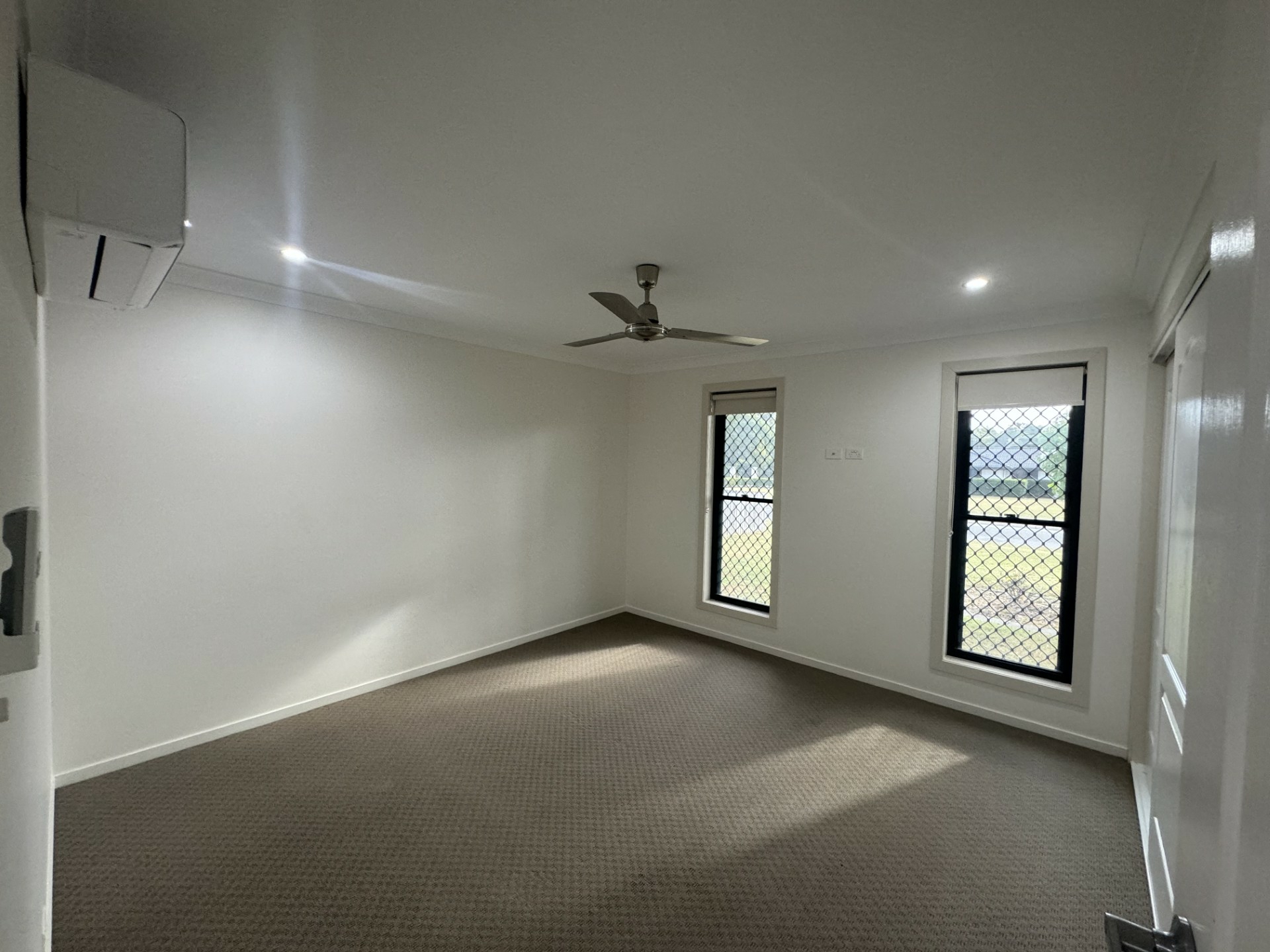 16 Stirling Drive, ROCKYVIEW