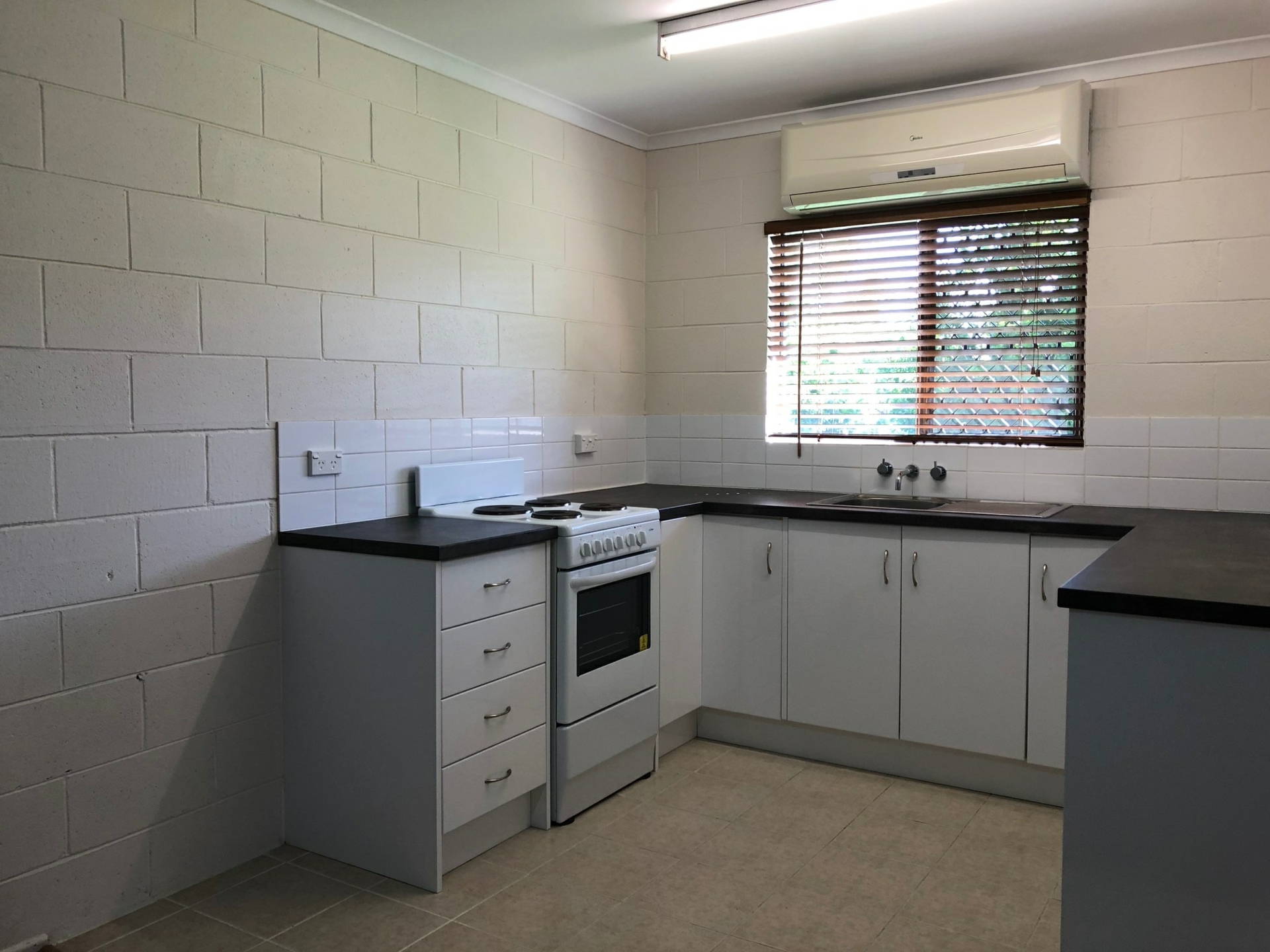 2/11 Withers Street, KAWANA