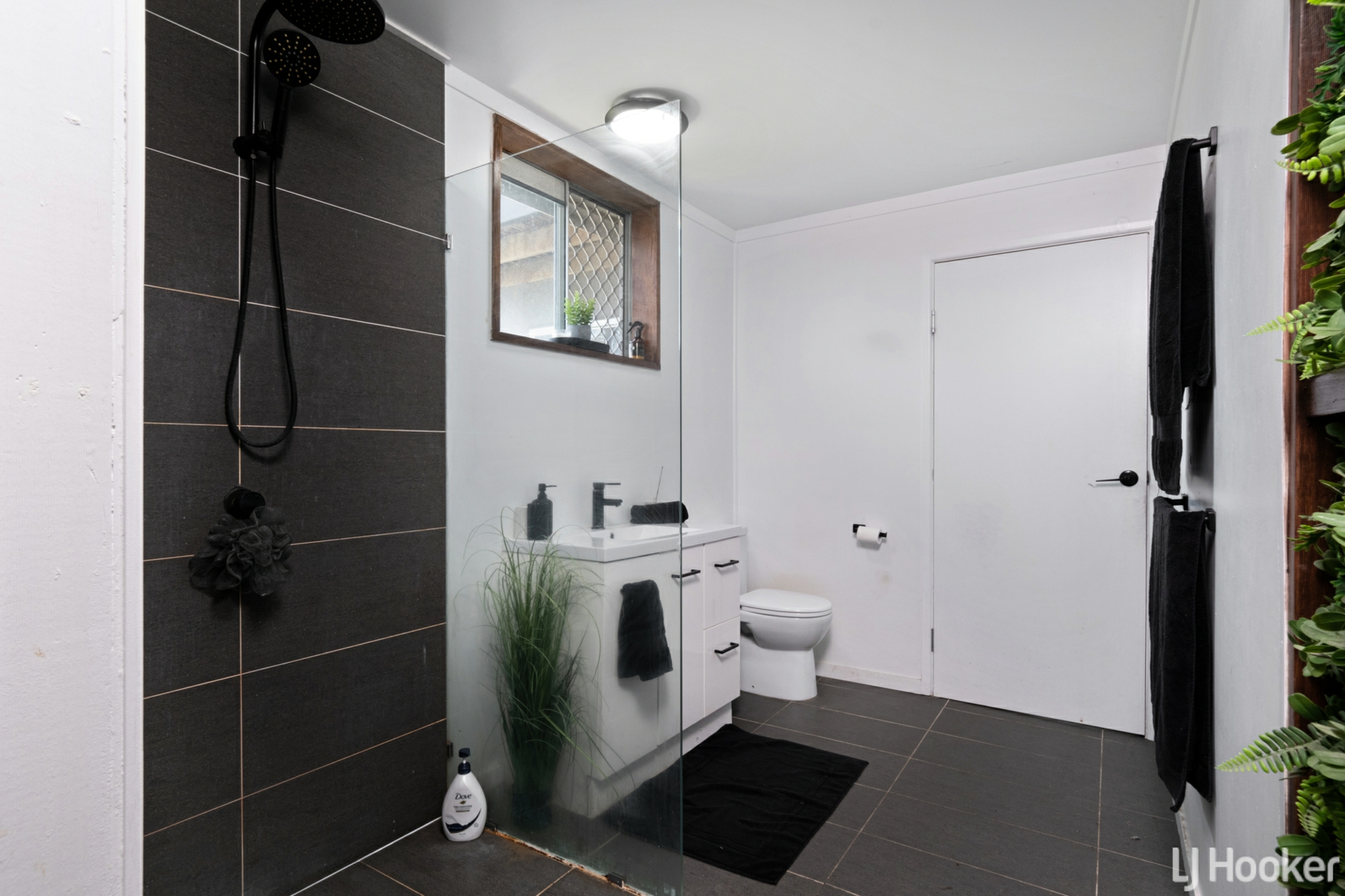 18 Madge Street, NORMAN GARDENS