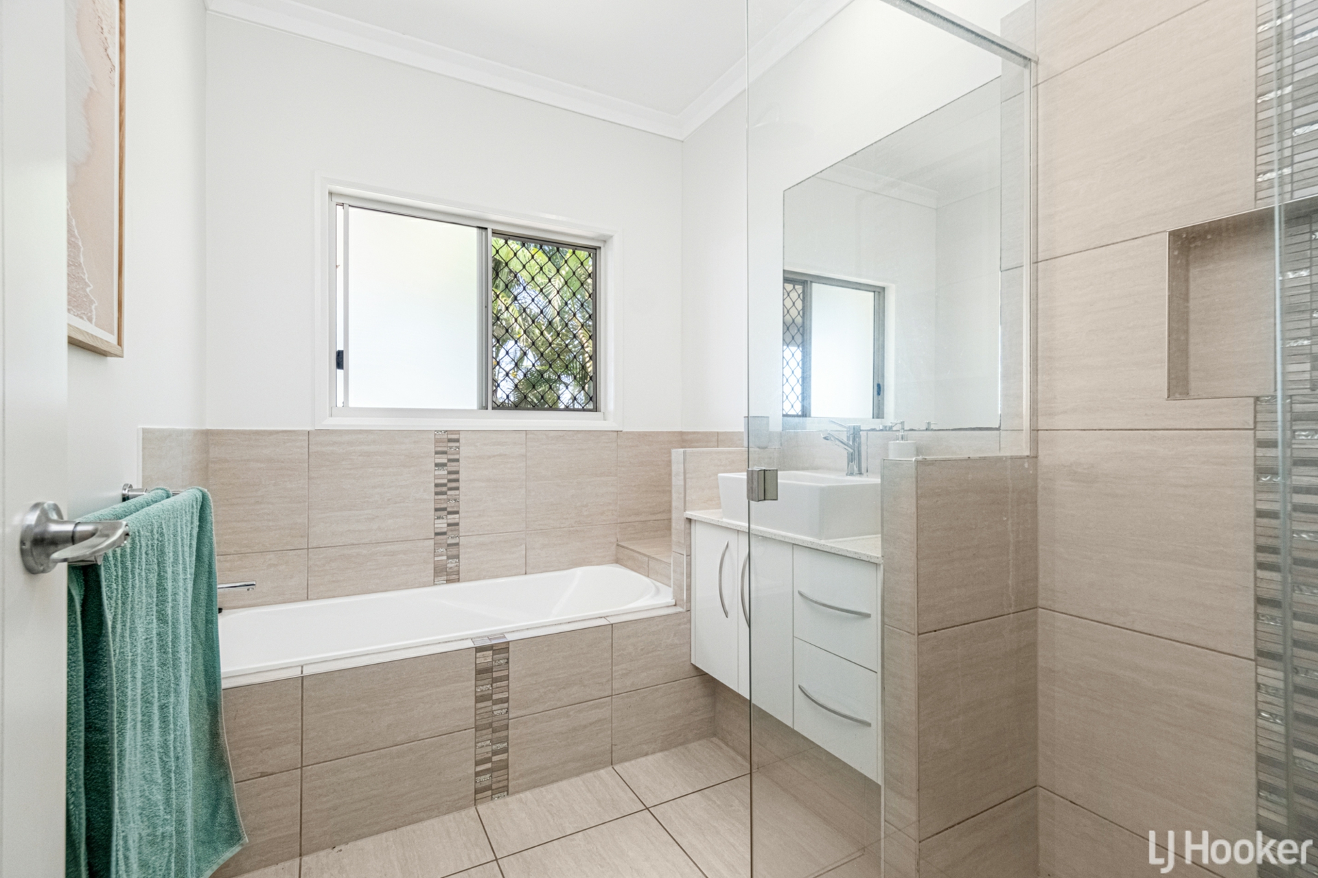 6 Brigalow Place, LAMMERMOOR