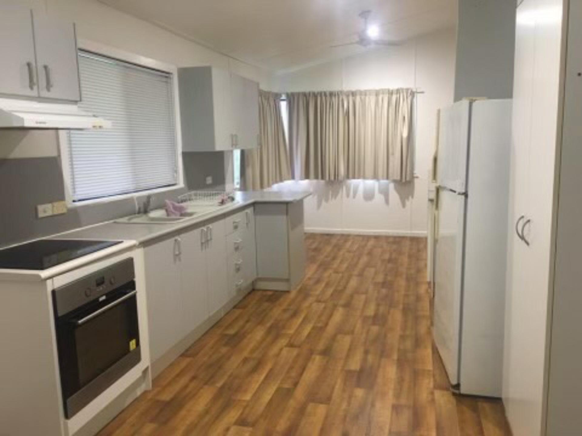 8 Victoria Street, WEST ROCKHAMPTON
