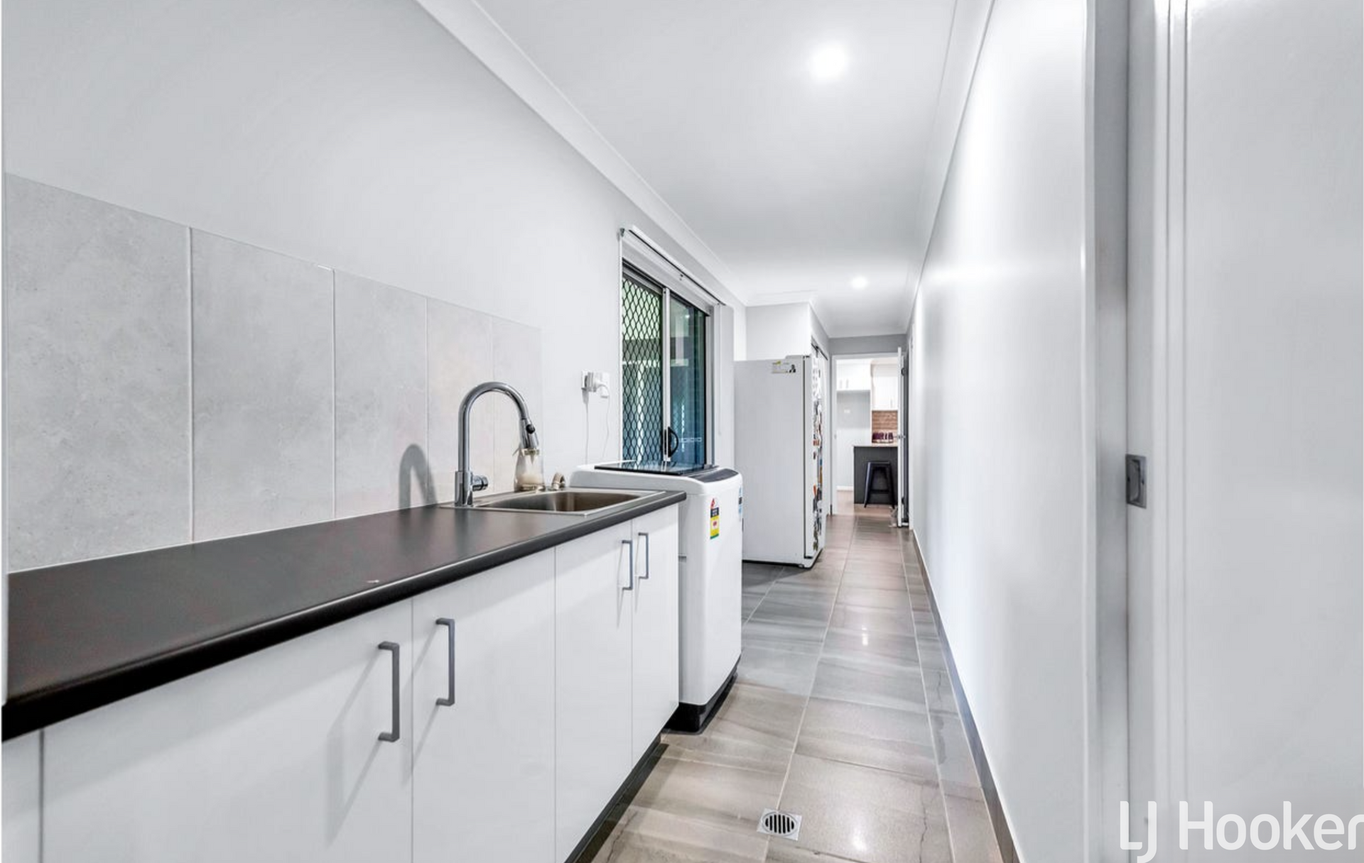 11 Tomtit Avenue, PARKHURST