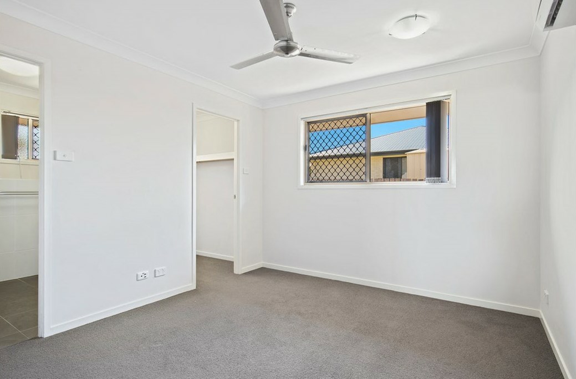 40 Brosnan Crescent — photo 5 of 11