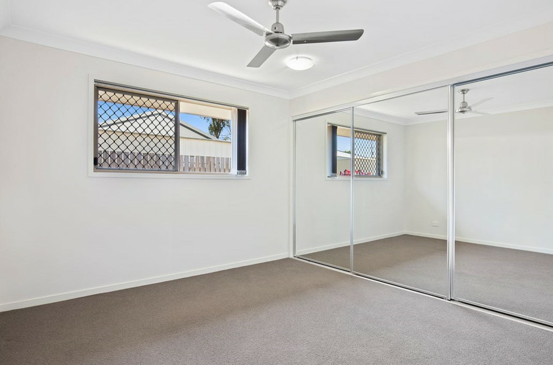 40 Brosnan Crescent — photo 7 of 11