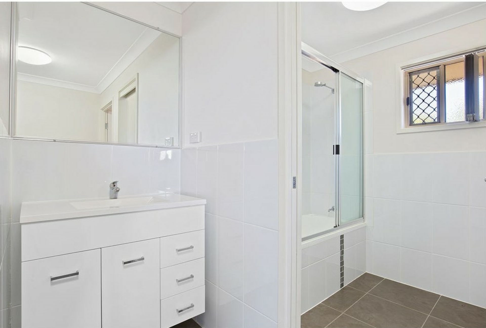 40 Brosnan Crescent — photo 10 of 11