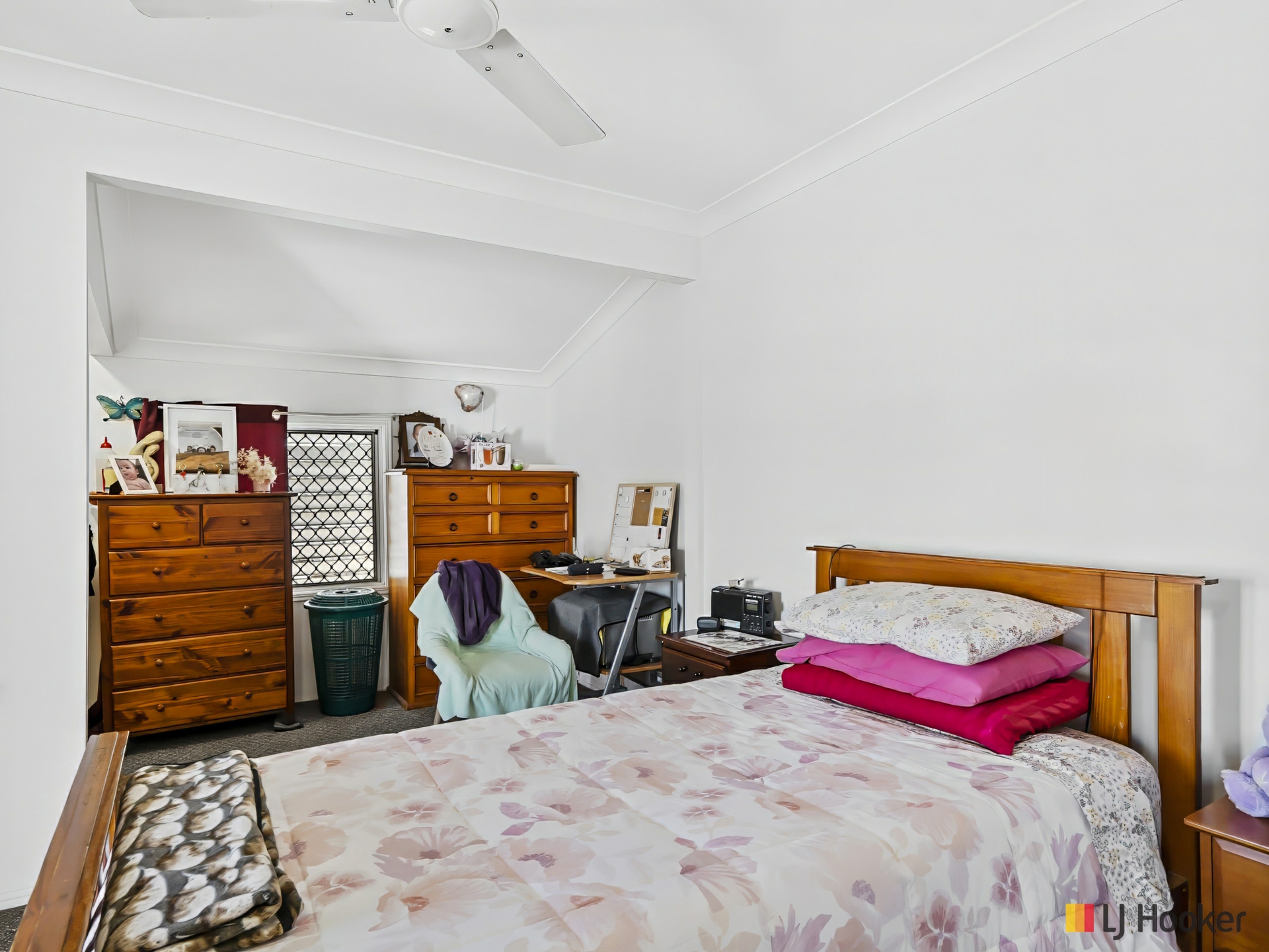 203 Campbell Lane — photo 4 of 12