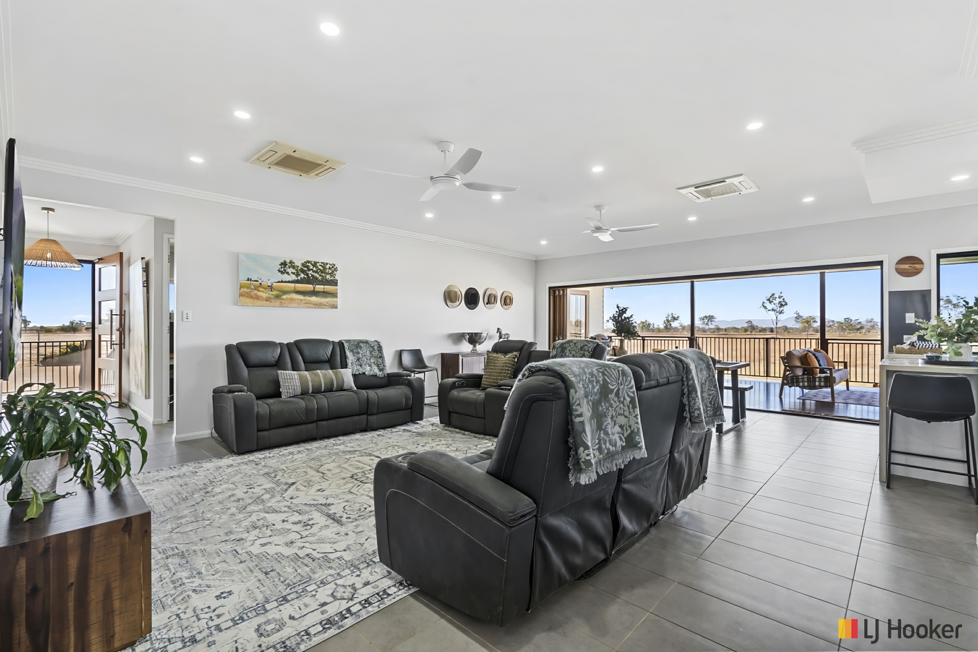 89 Hughes Road — photo 11 of 30