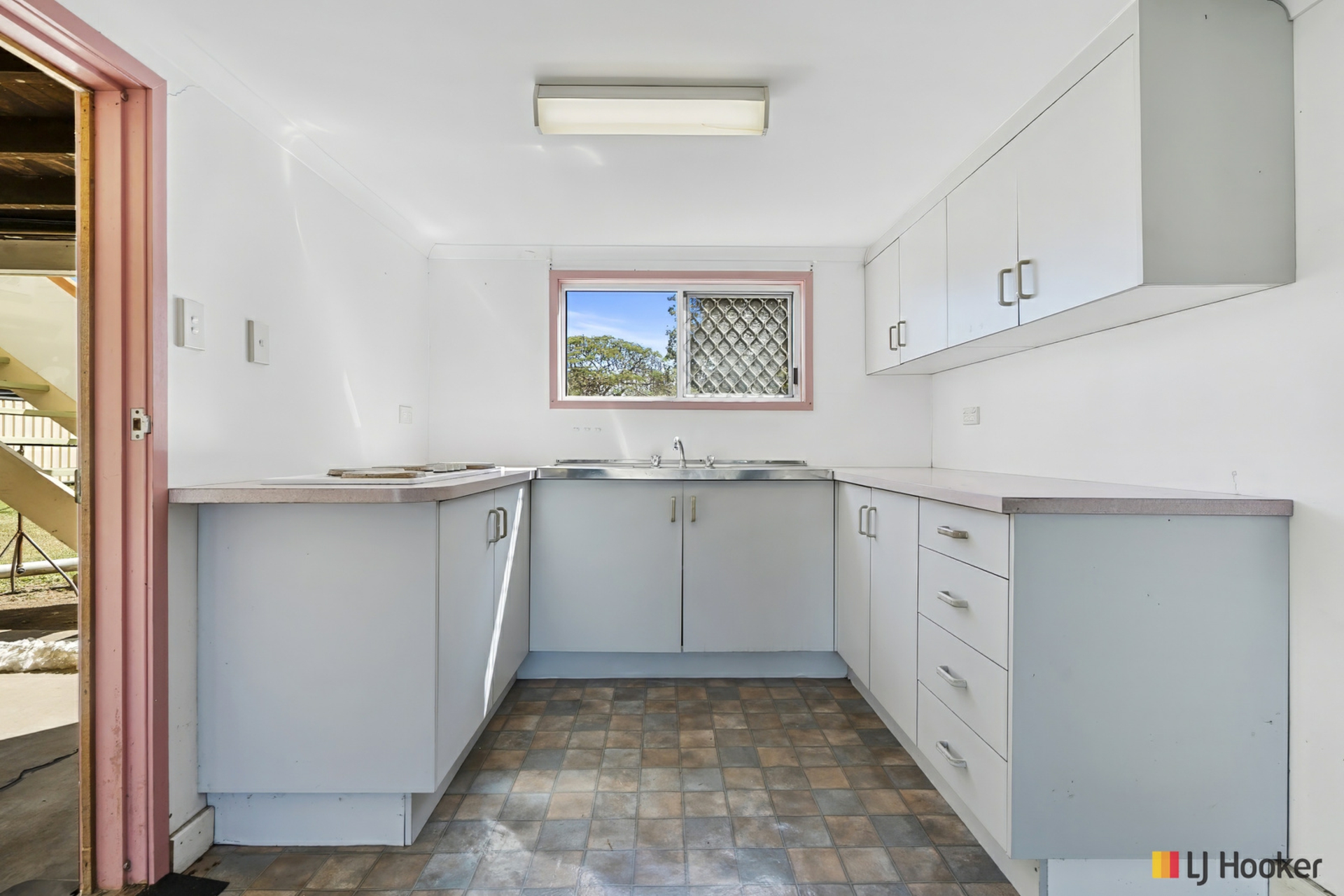 195 Edington Street — photo 10 of 14
