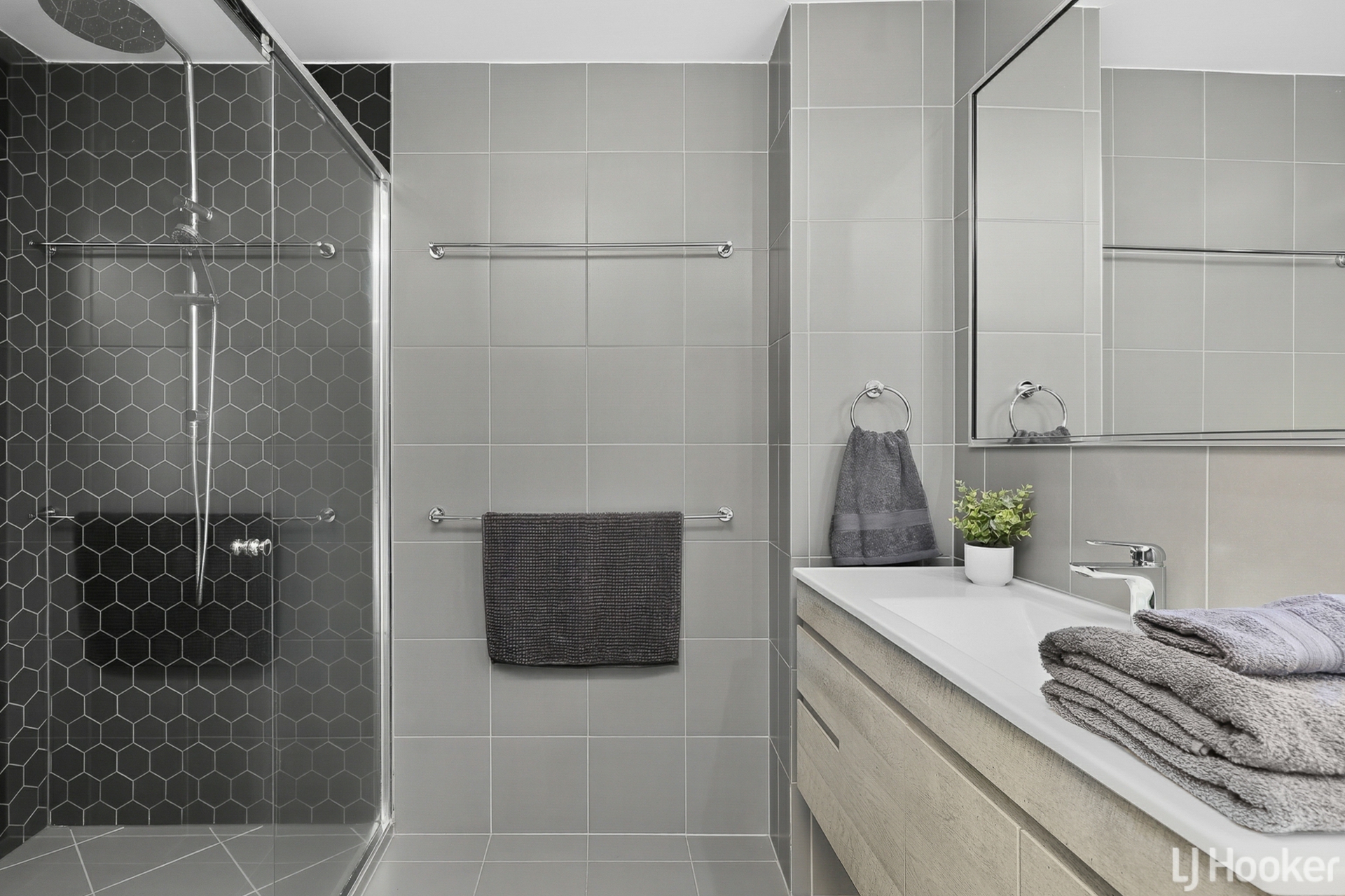 141 East Street — photo 10 of 13