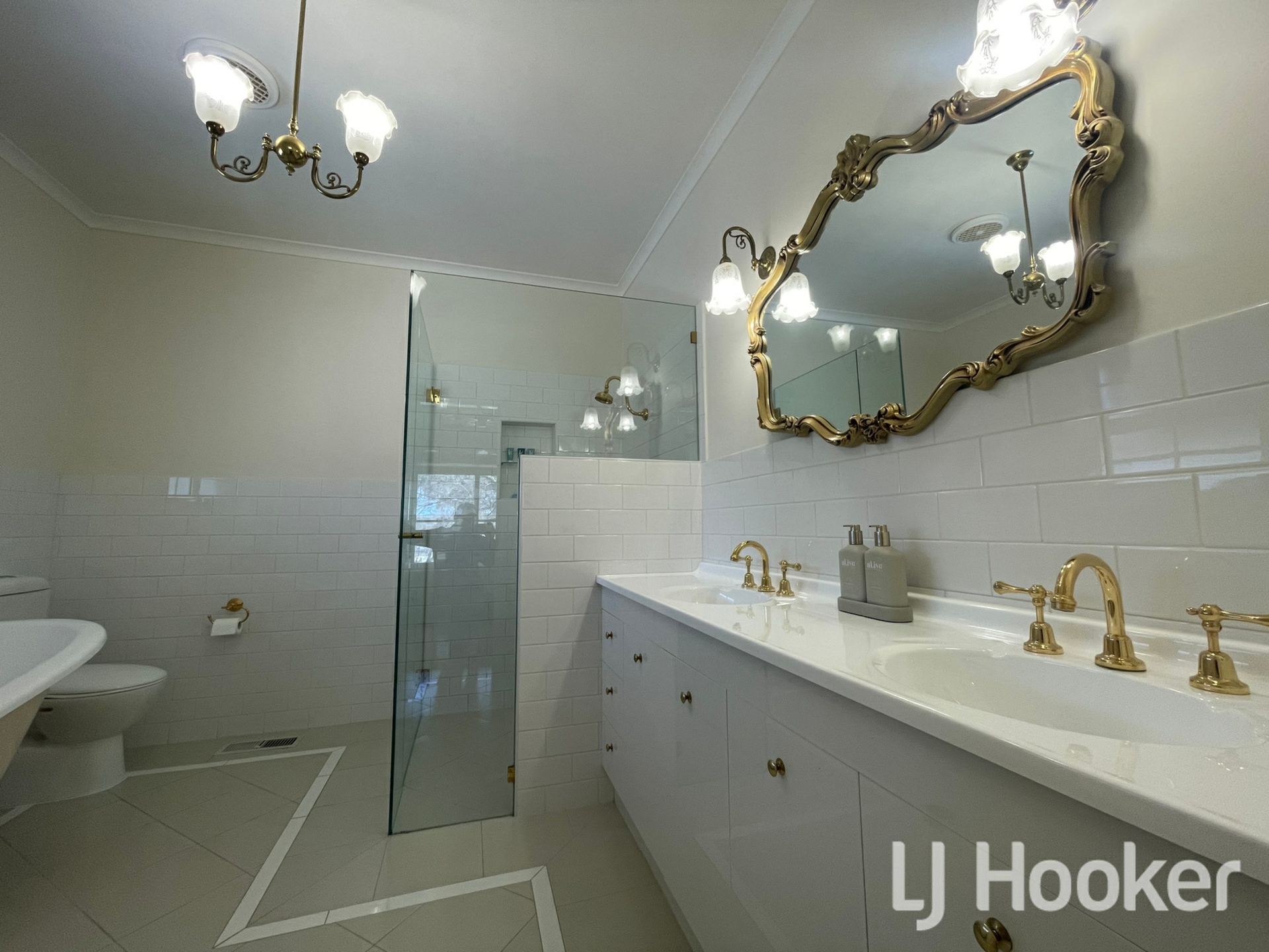 15 Anderson Street, INVERELL