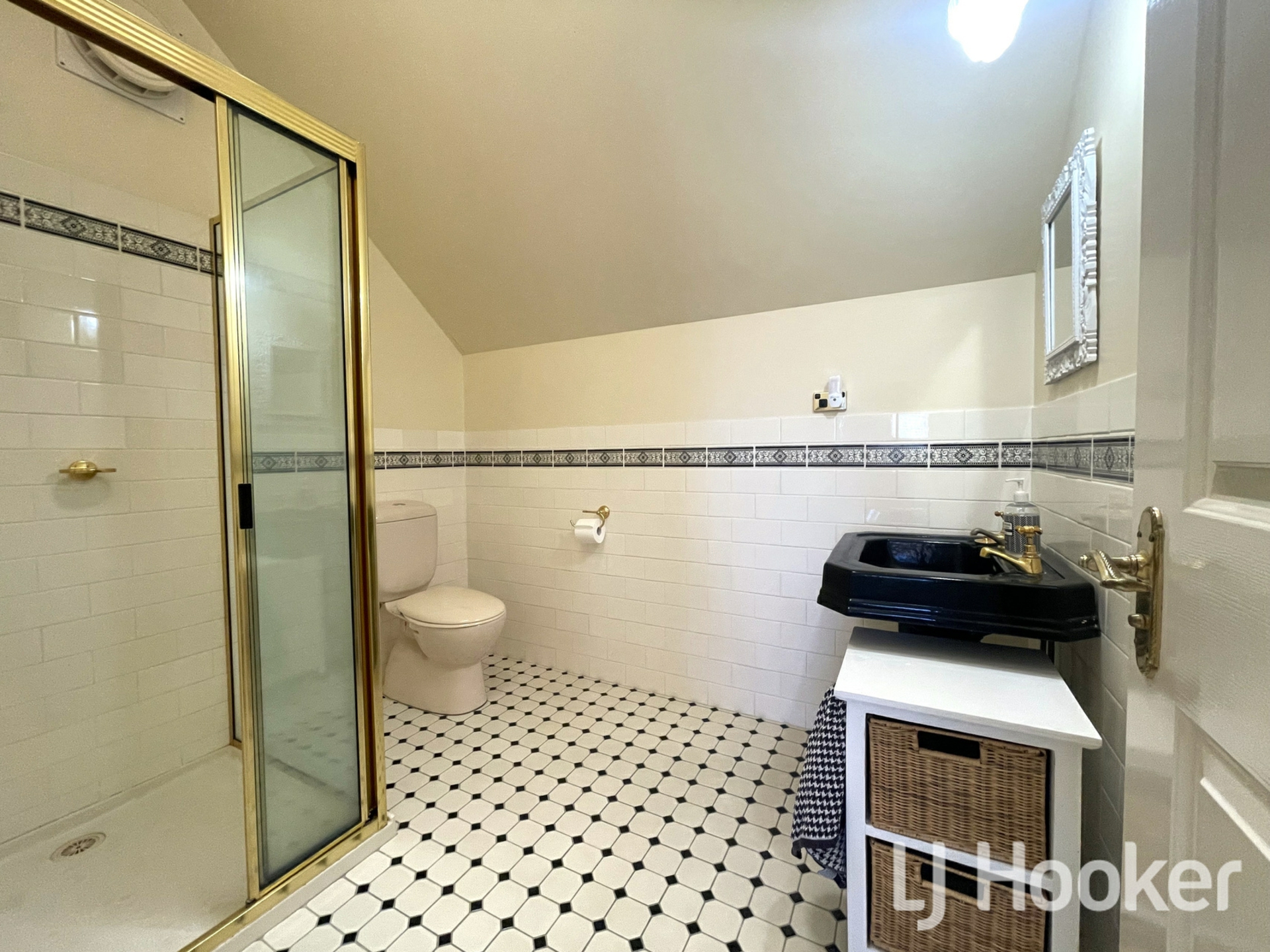 15 Anderson Street, INVERELL