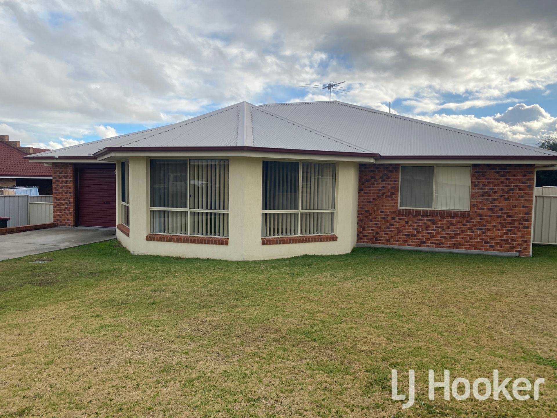 4 Deodara Drive Inverell NSW