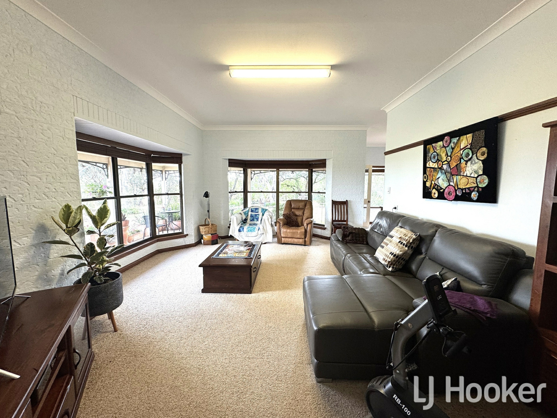 372 Swanbrook Road — photo 4 of 30