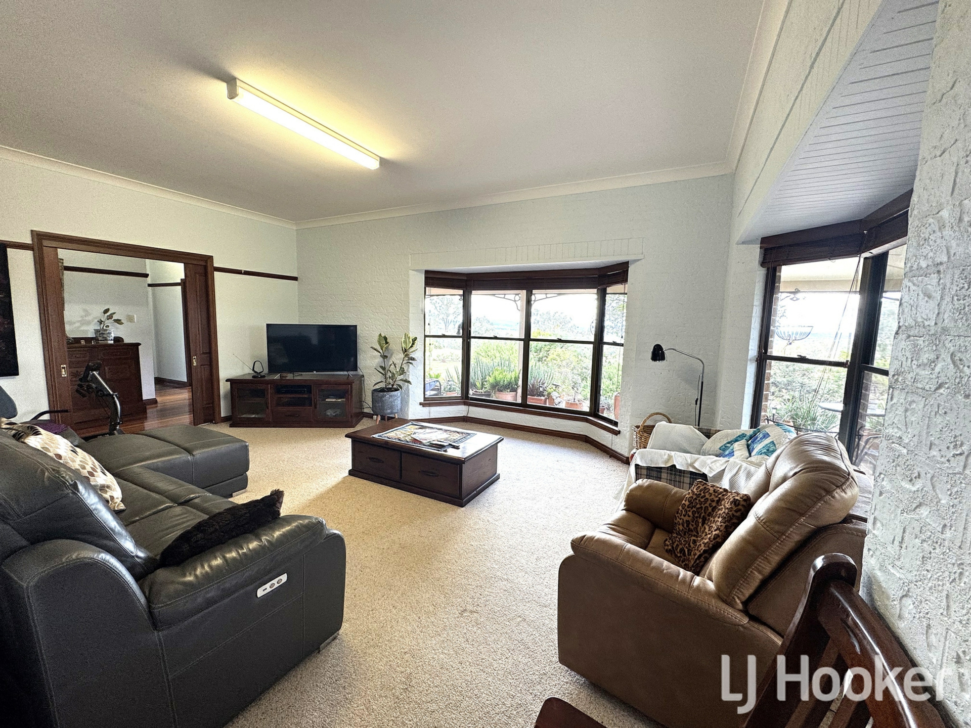 372 Swanbrook Road — photo 6 of 30