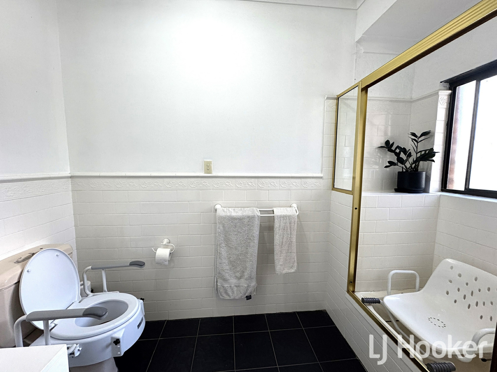 372 Swanbrook Road — photo 15 of 30