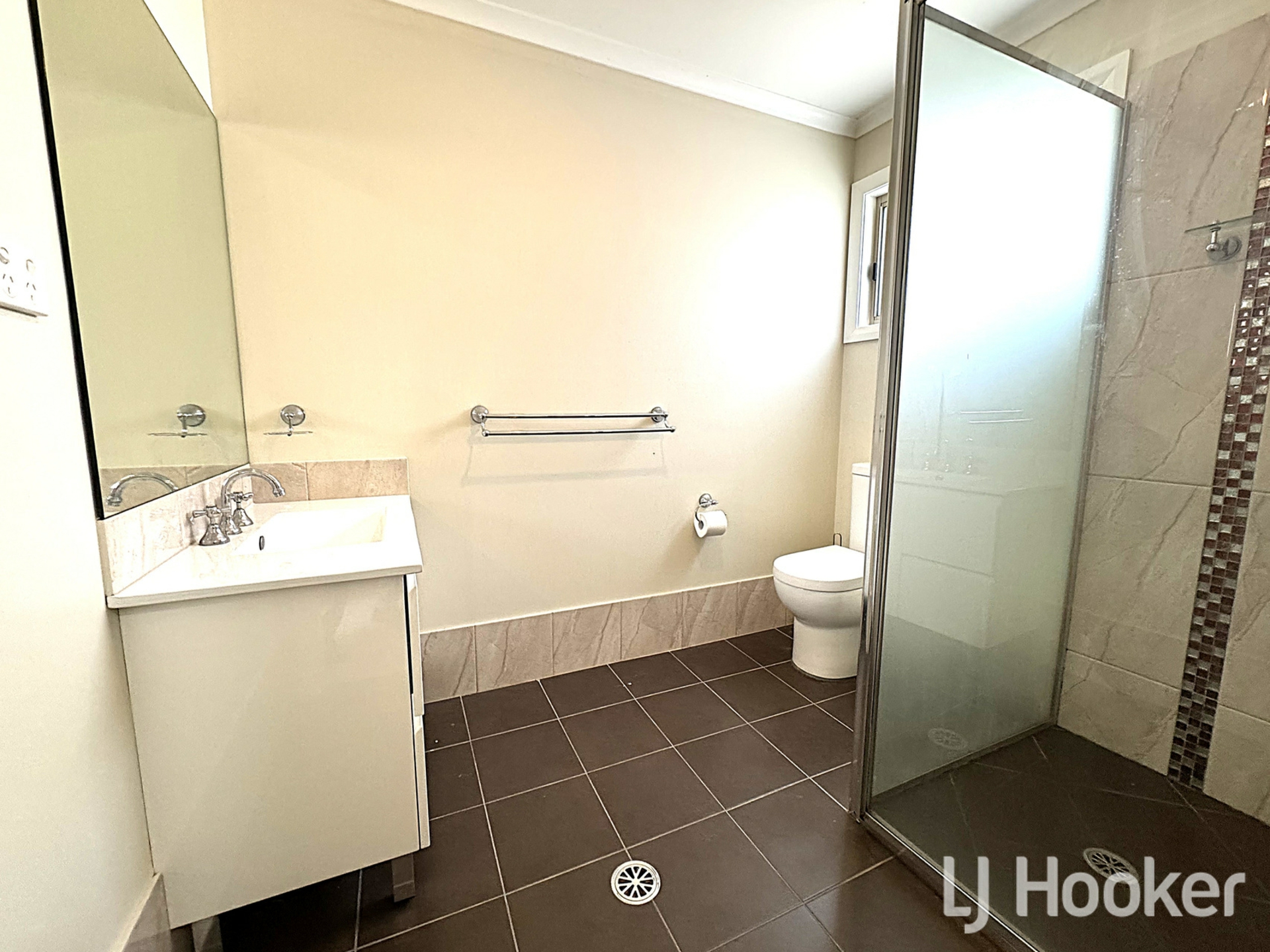 3910 Bundarra Road — photo 7 of 20