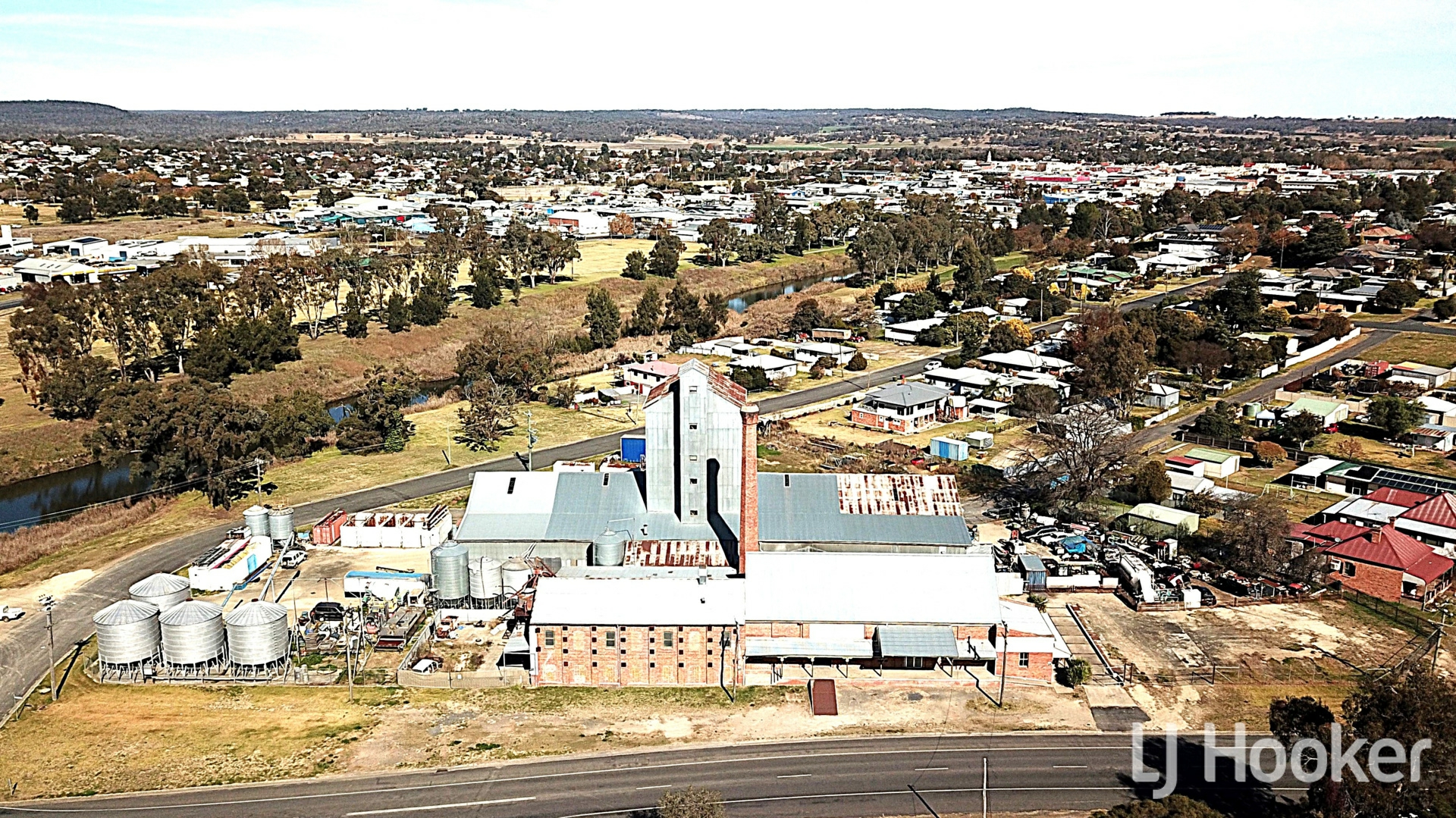 View of MatthewsTM | CRE Investment Sales, Financing & Leasing