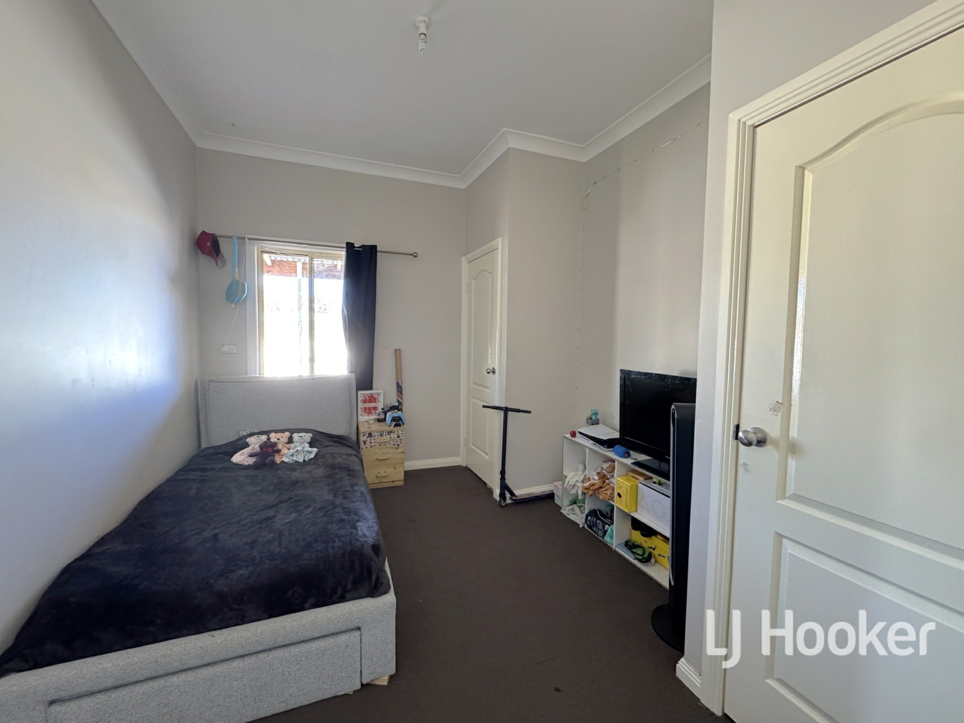 43 Gleno Street — photo 9 of 11