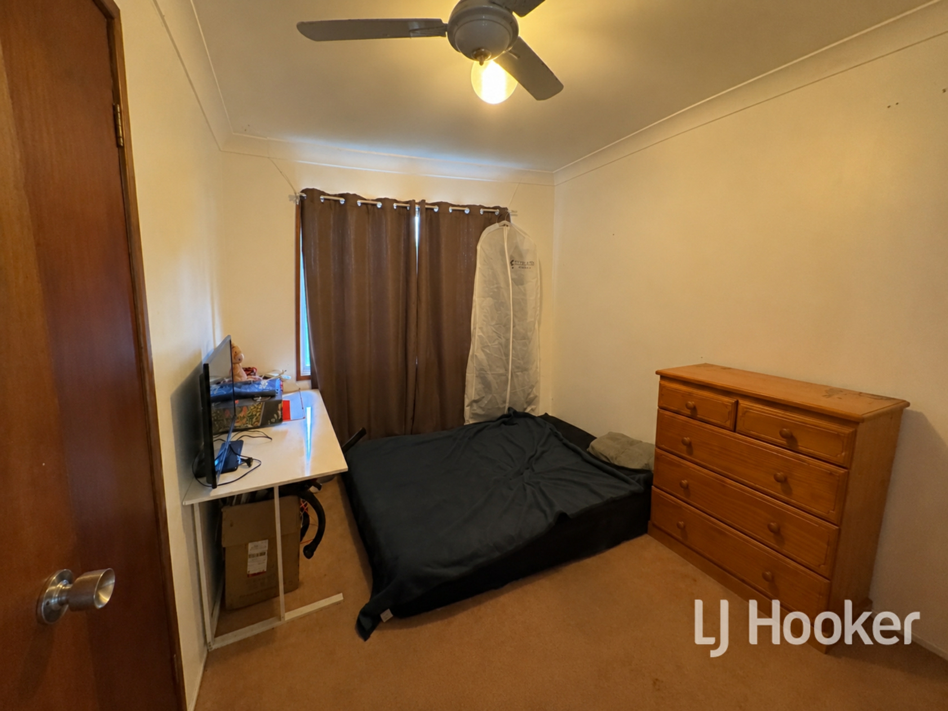 124 MacIntyre Street — photo 7 of 12
