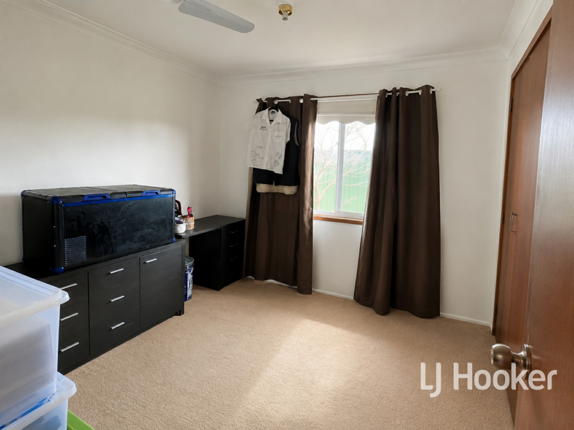 124 MacIntyre Street — photo 8 of 12