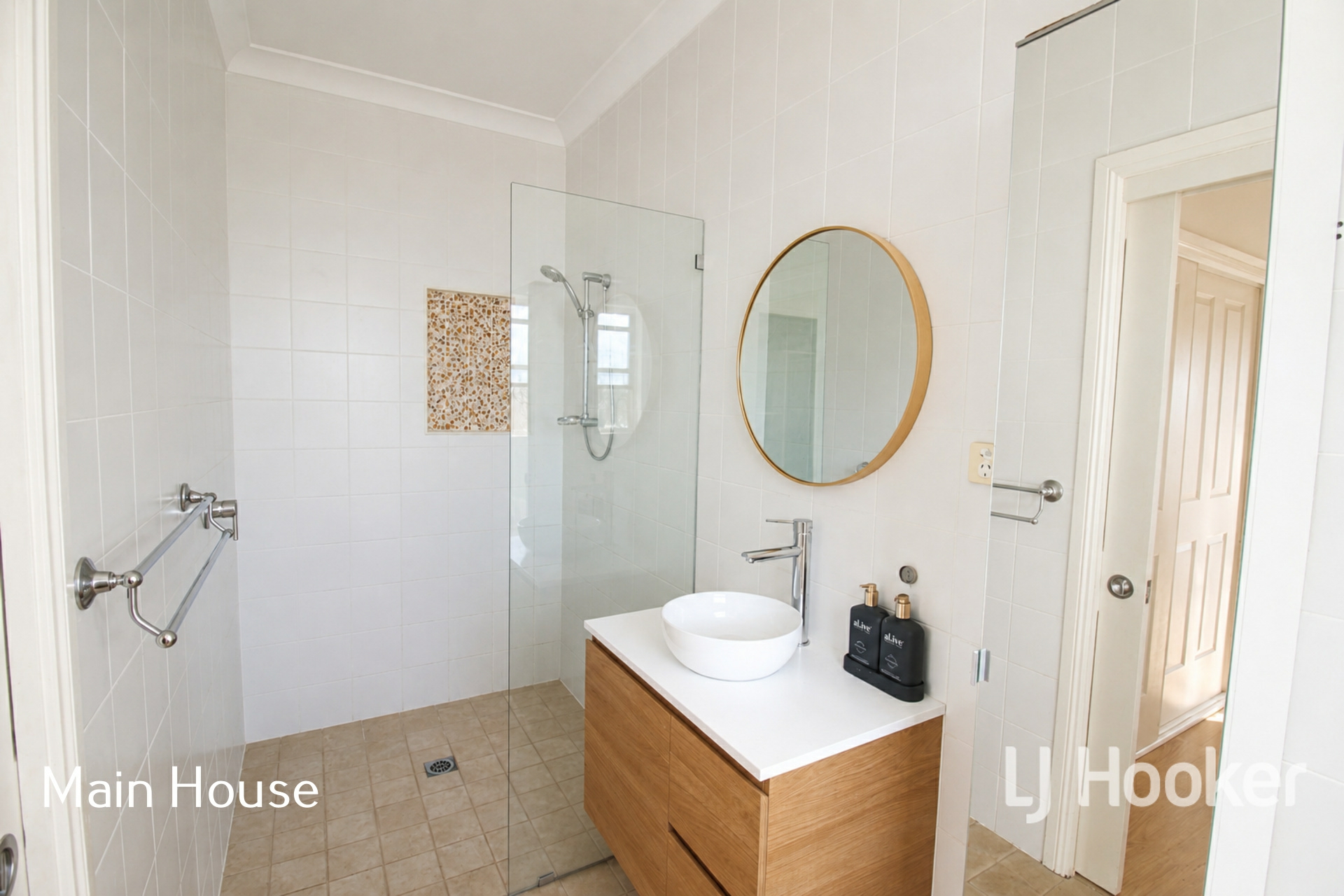 2312 Elsmore Road — photo 9 of 27