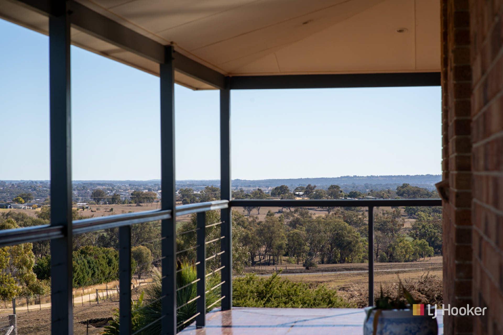 66 Doncaster Drive — photo 3 of 27