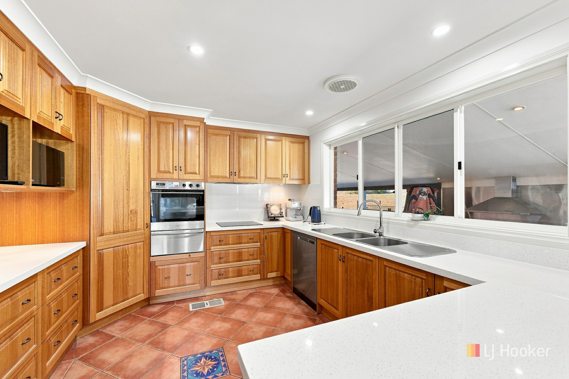 66 Doncaster Drive — photo 4 of 27
