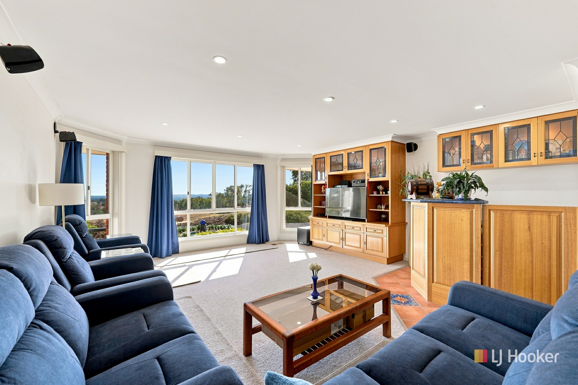 66 Doncaster Drive — photo 7 of 27