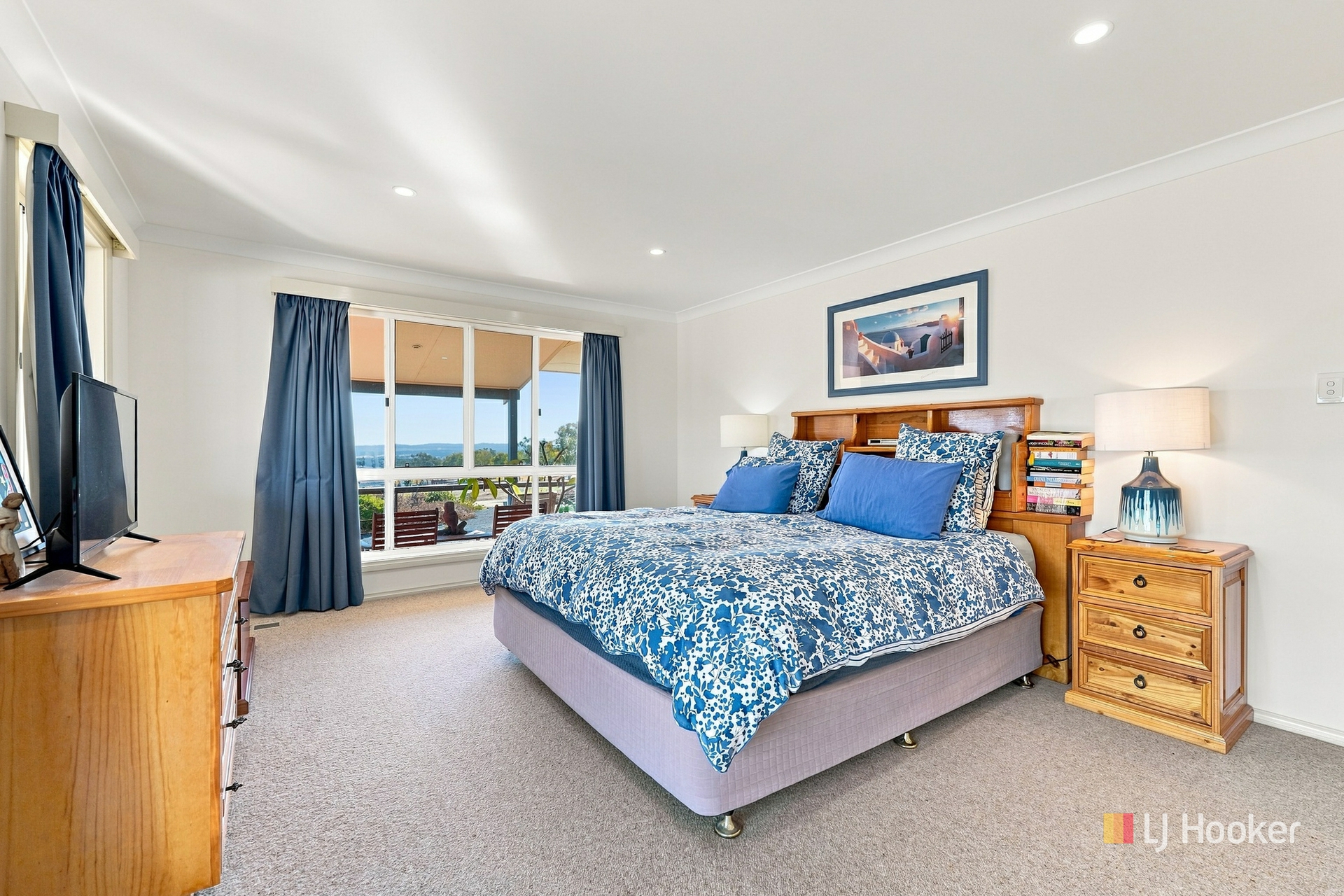 66 Doncaster Drive — photo 11 of 27