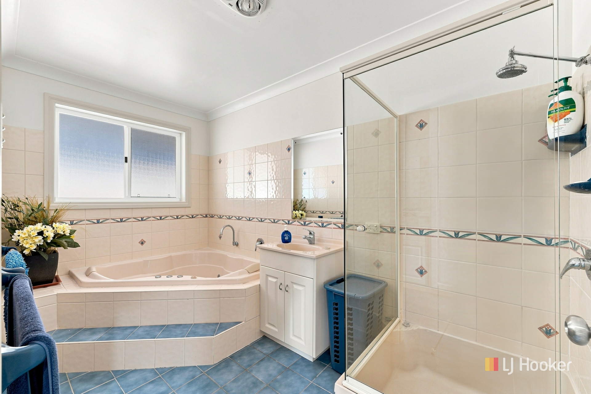 66 Doncaster Drive — photo 15 of 27