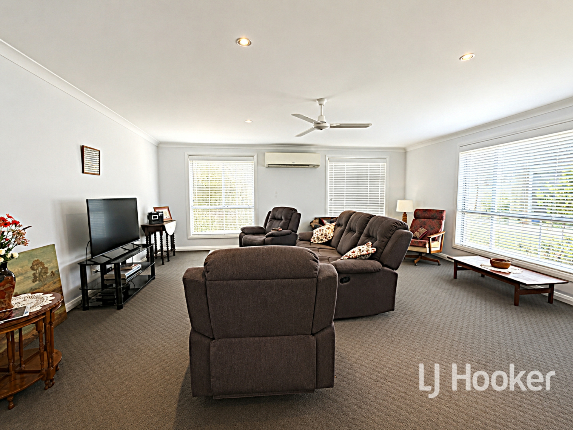 24 Harland Street — photo 2 of 17