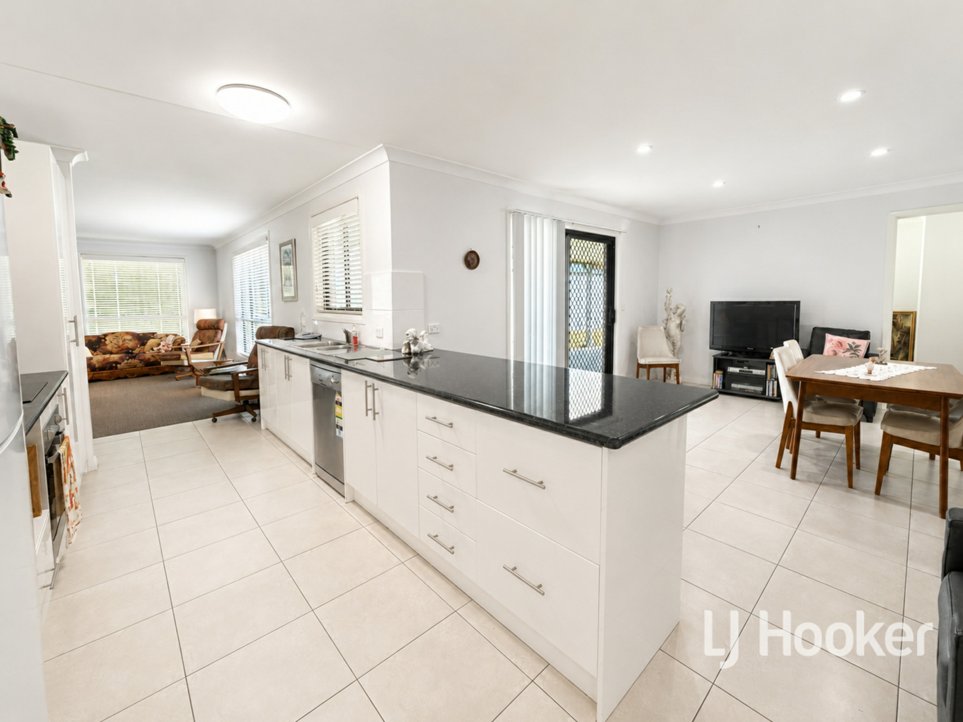 24 Harland Street — photo 3 of 17