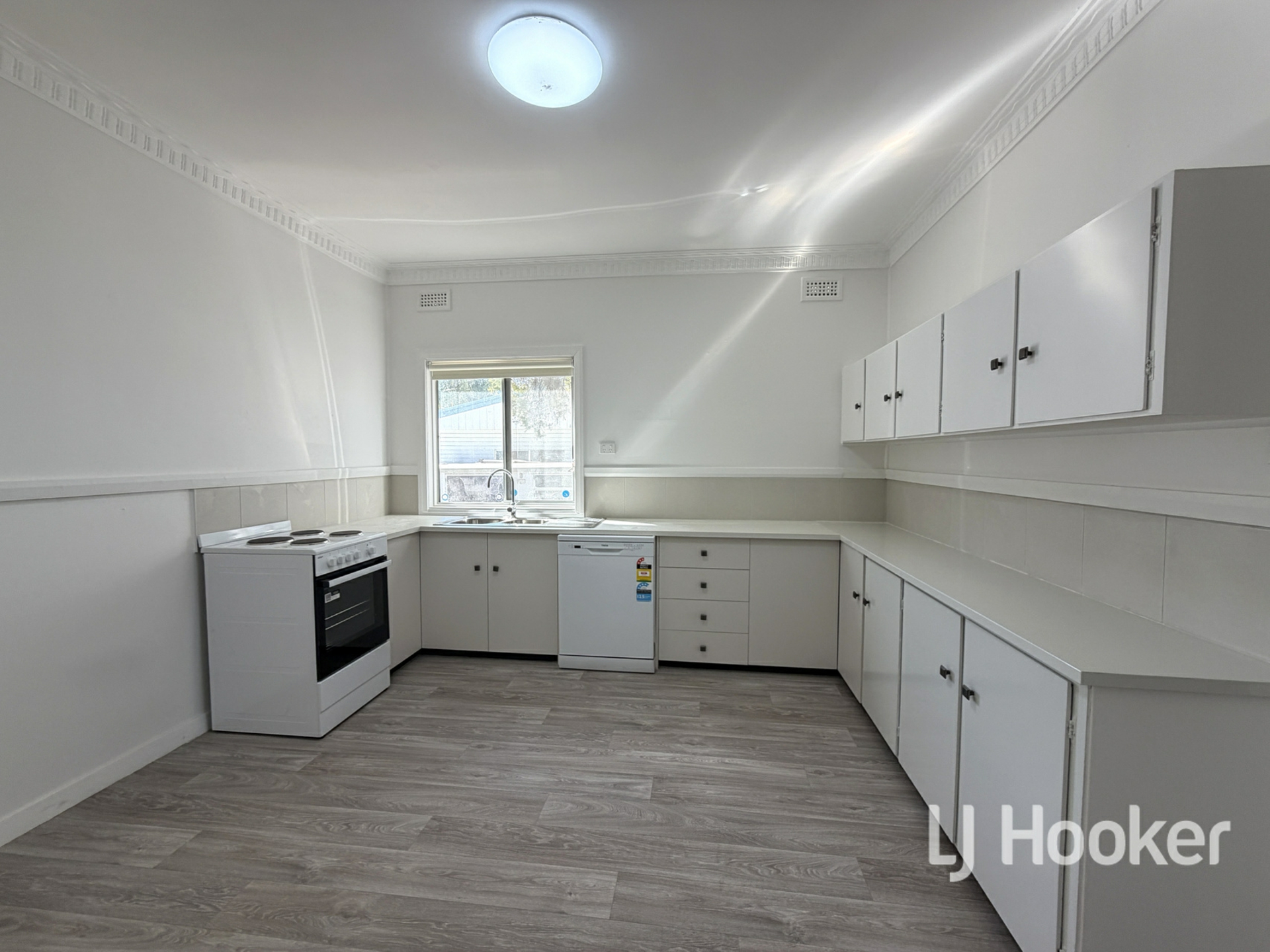 91 Bannockburn Road — photo 3 of 11