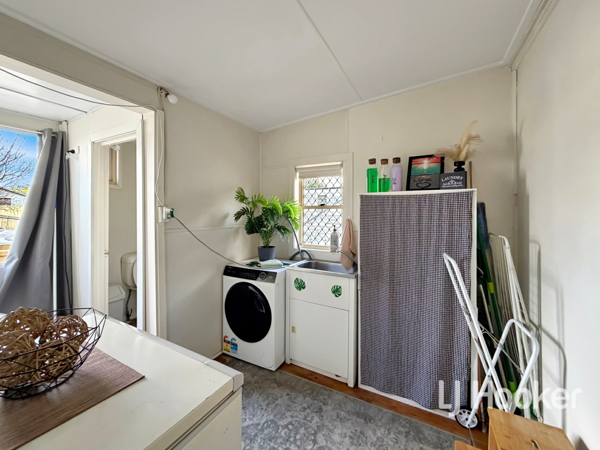 49 Greaves Street — photo 11 of 12